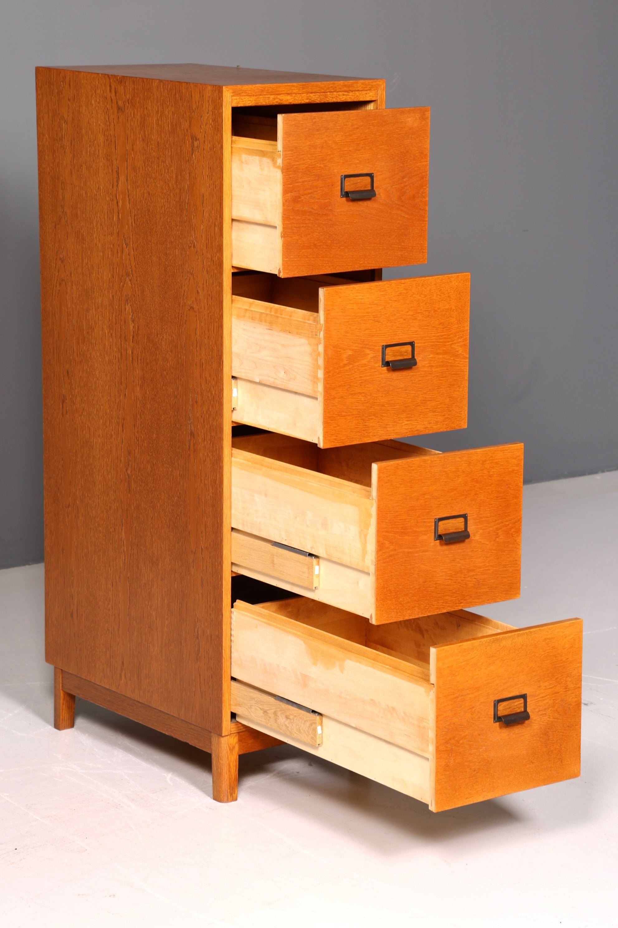Traumhafter Mid Century Aktenschrank Vintage Apothekerschrank Bauhaus Schubladenkommode Vertiko