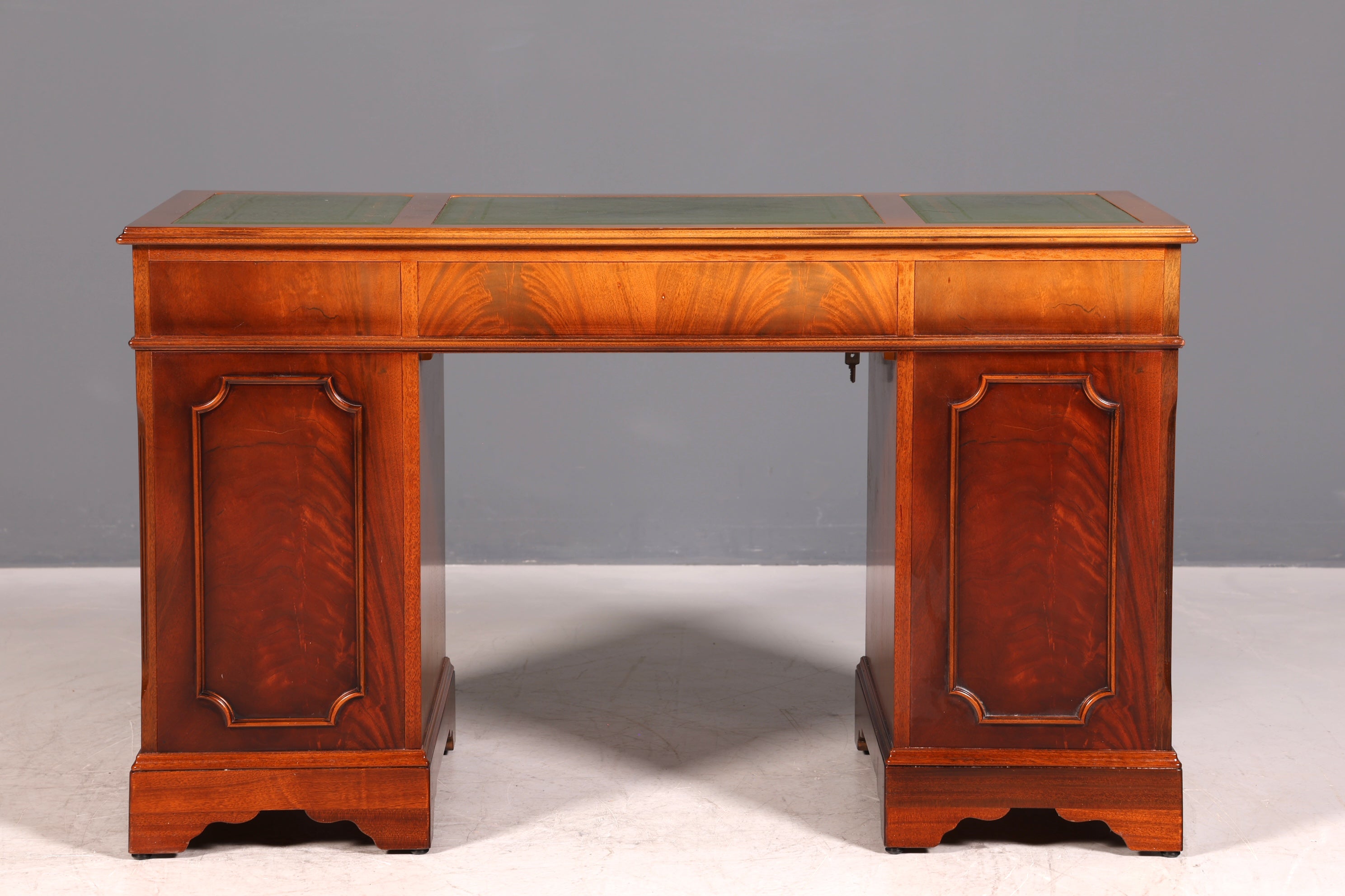 Wunderschöner Englischer Schreibtisch Englisch Eibe Desk Leder Auflage Antik Stil Bürotisch Office Desk