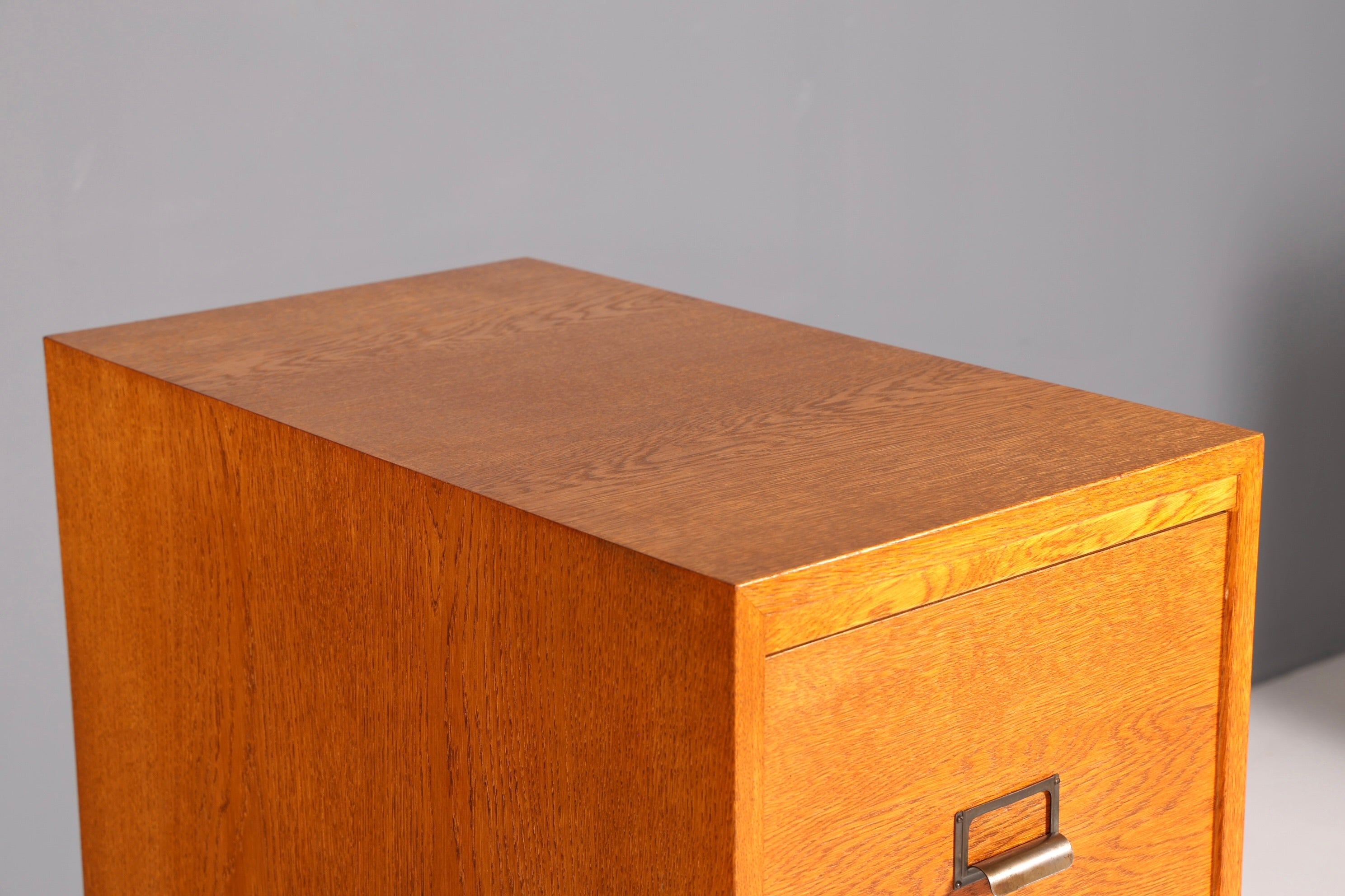 Stilvoller Mid Century Aktenschrank Bauhaus Apothekerschrank Vintage Schubladenkommode Vertiko