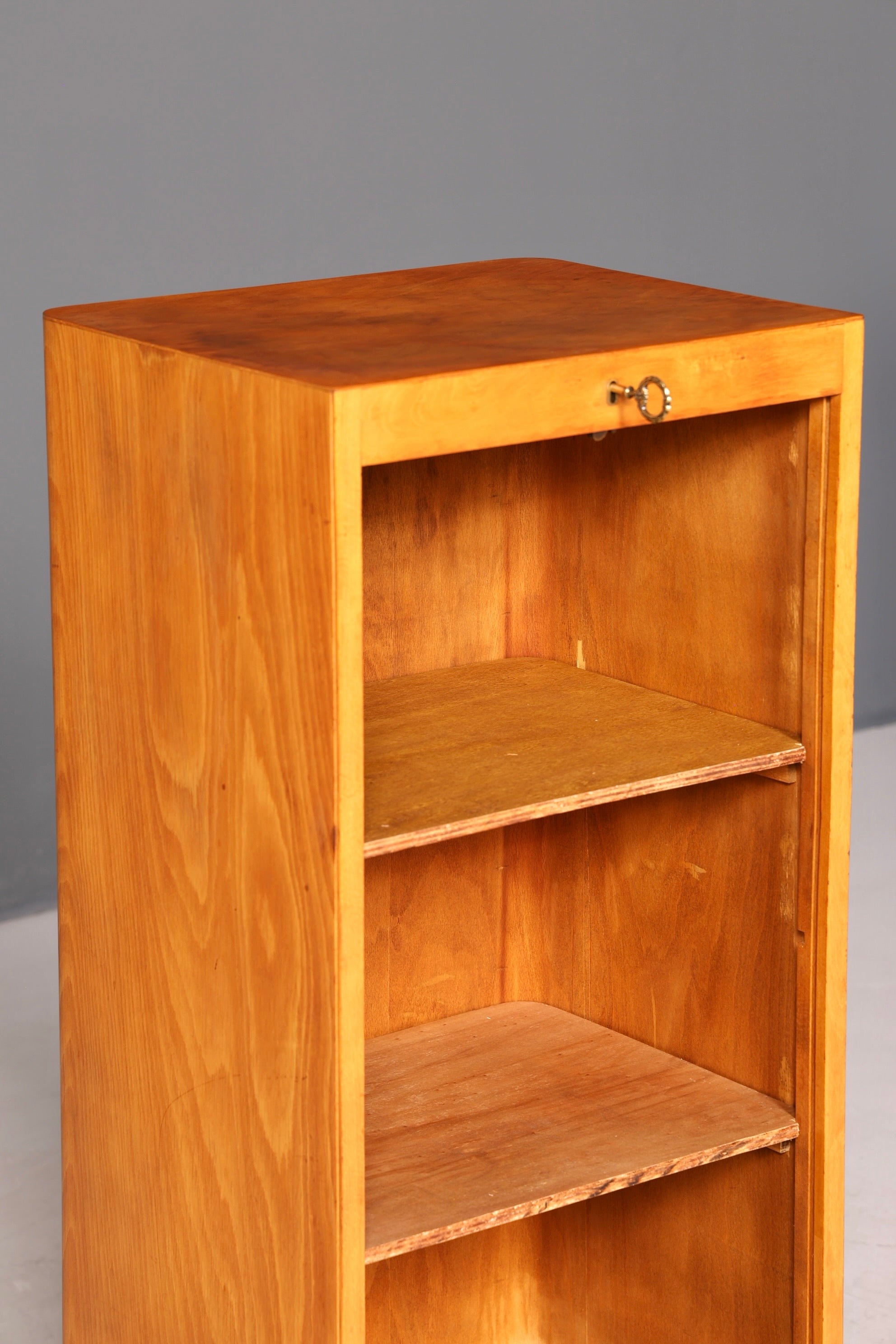 Wunderschöner Mid Century Rollladenschrank Bauhaus Aktenschrank Art Deco Büroschrank Apothekerschrank