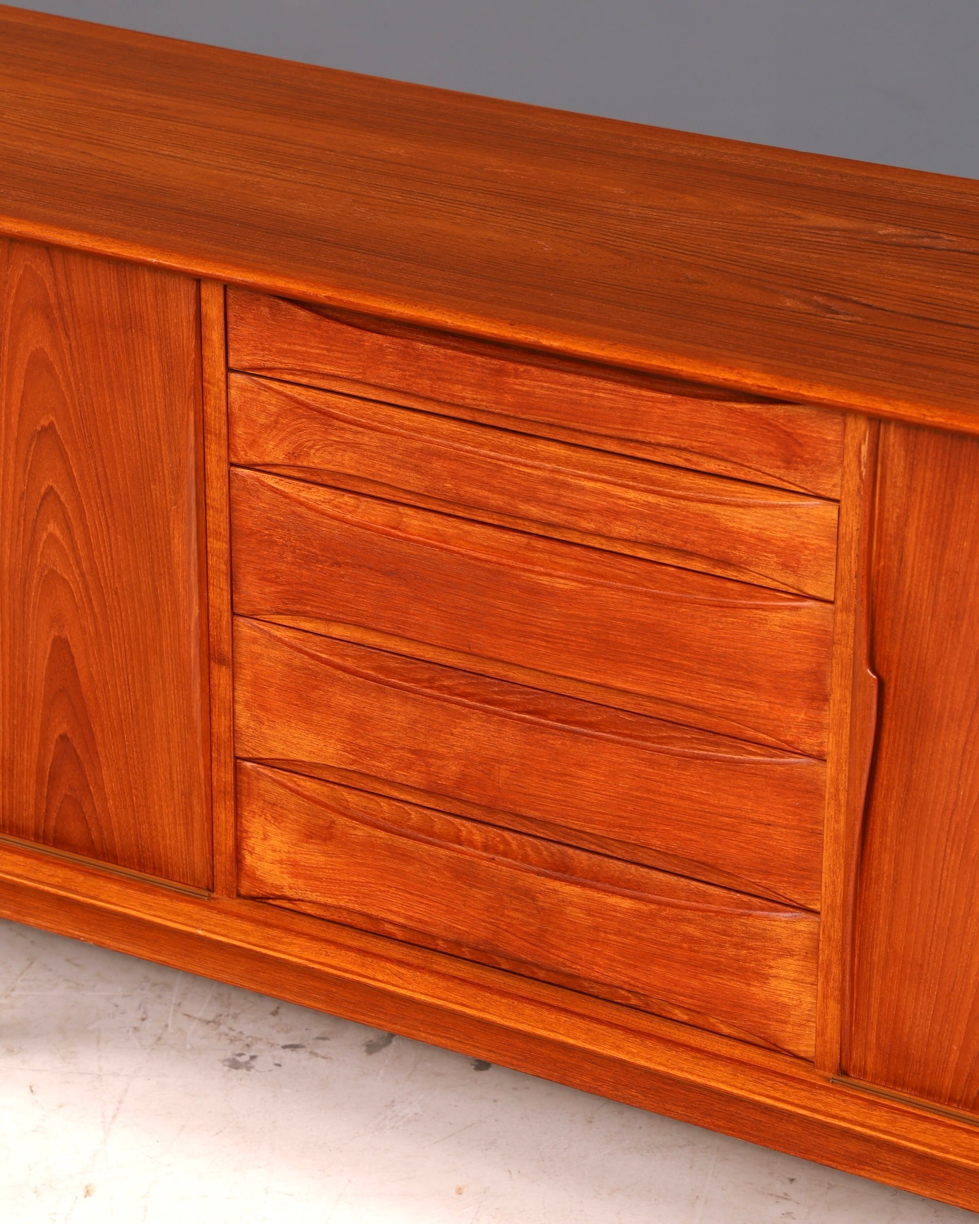 Wunderschönes Dyrlund Mid Century Sideboard Teak Danish Design Schrank Kommode Vintage