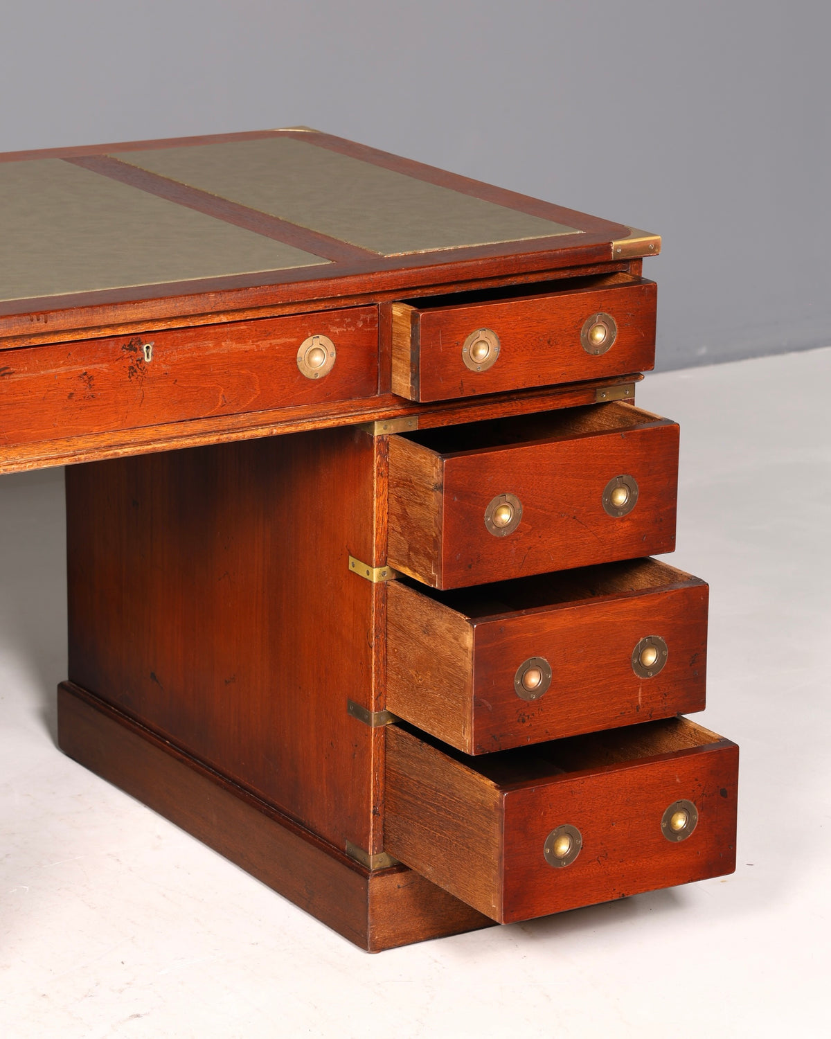 Edler Maritimer Schreibtisch Englischer Military Chest Bürotisch Office Table
