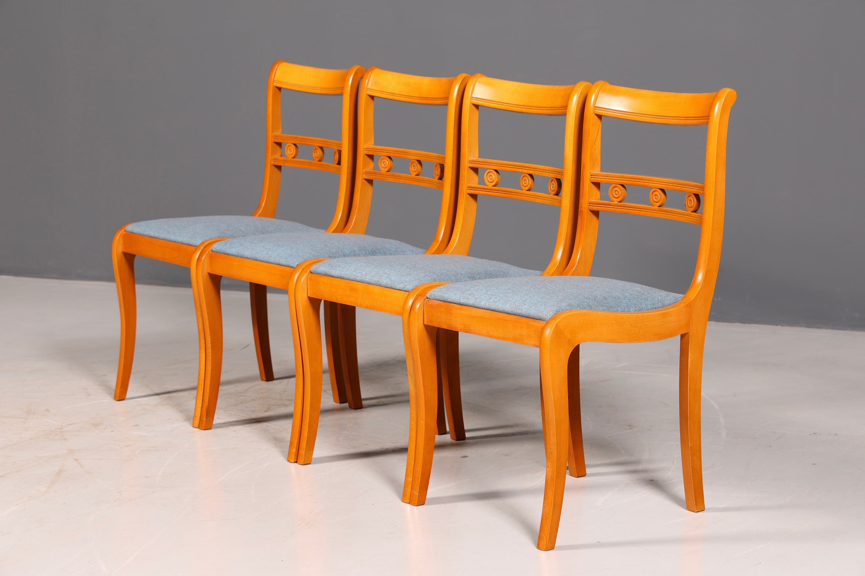 Edles 4er-Set Englische Esszimmerstühle Dining Chairs Antik 60er Jahre Küchenstühle Stuhlset neu bezogen