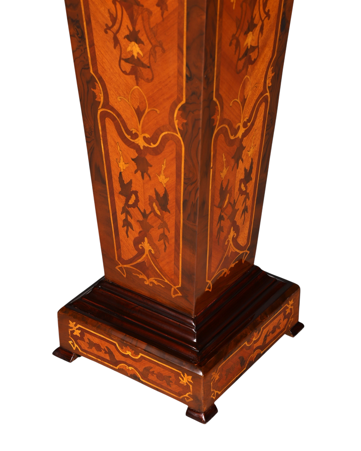 Hauptstadt Möblerei Barock Säule aus Holz mit aufwendiger Intarsienarbeit und geschwungener Form im Louis XV Stil