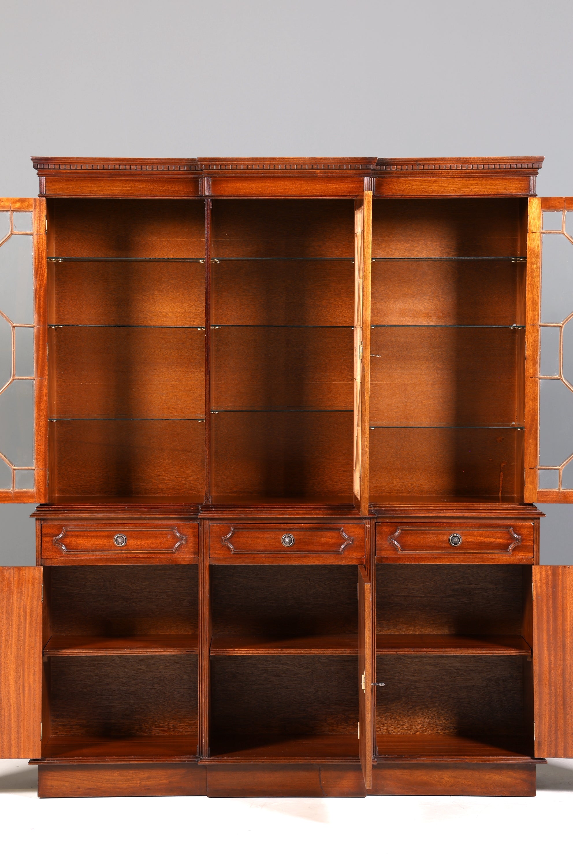 Wunderschöne Englische Vitrine Bibliothek Bücherschrank UK Buffet Schrank 60s Jahre