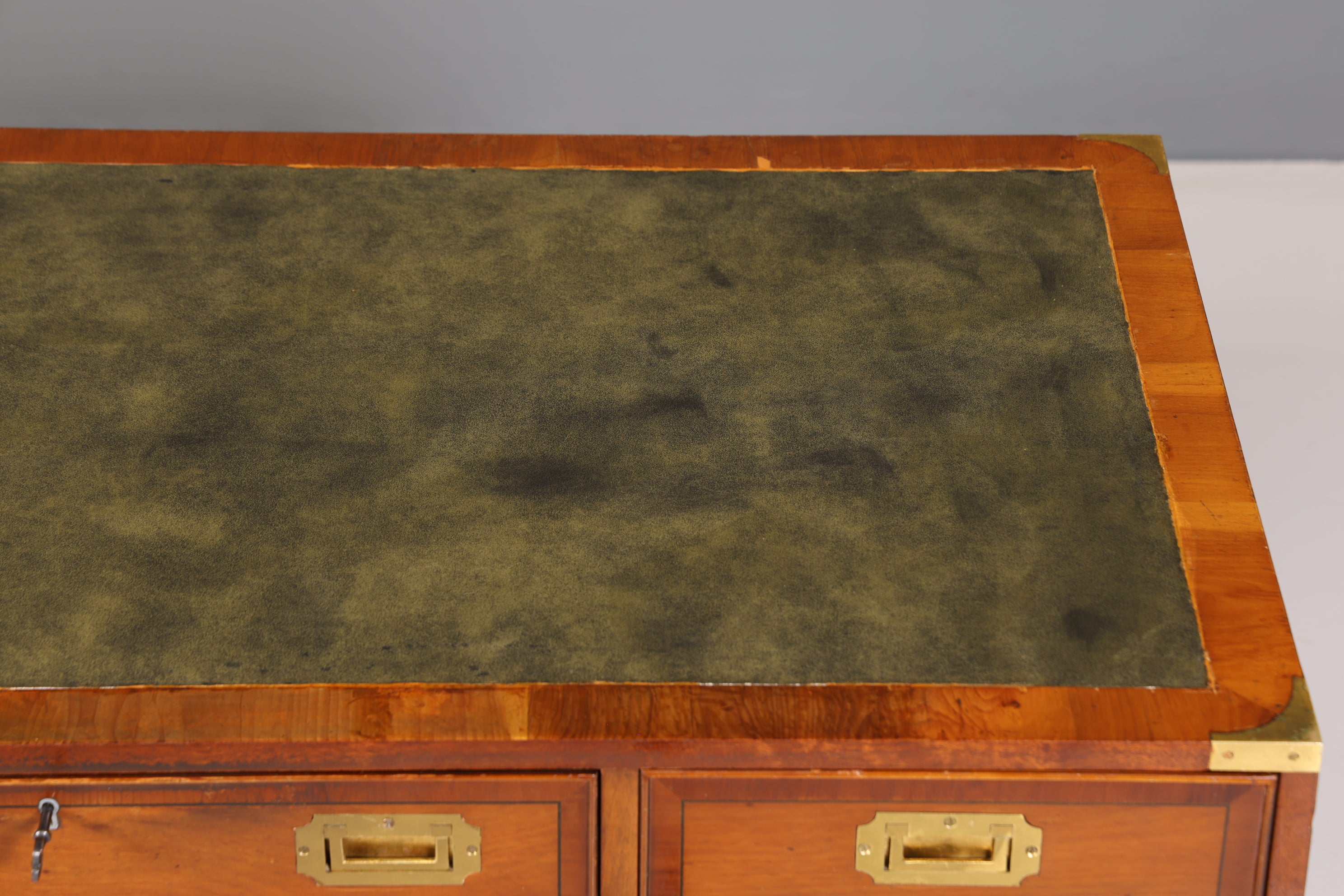 Edler Maritimer Schreibtisch Englischer Military Chest Bürotisch Office Table