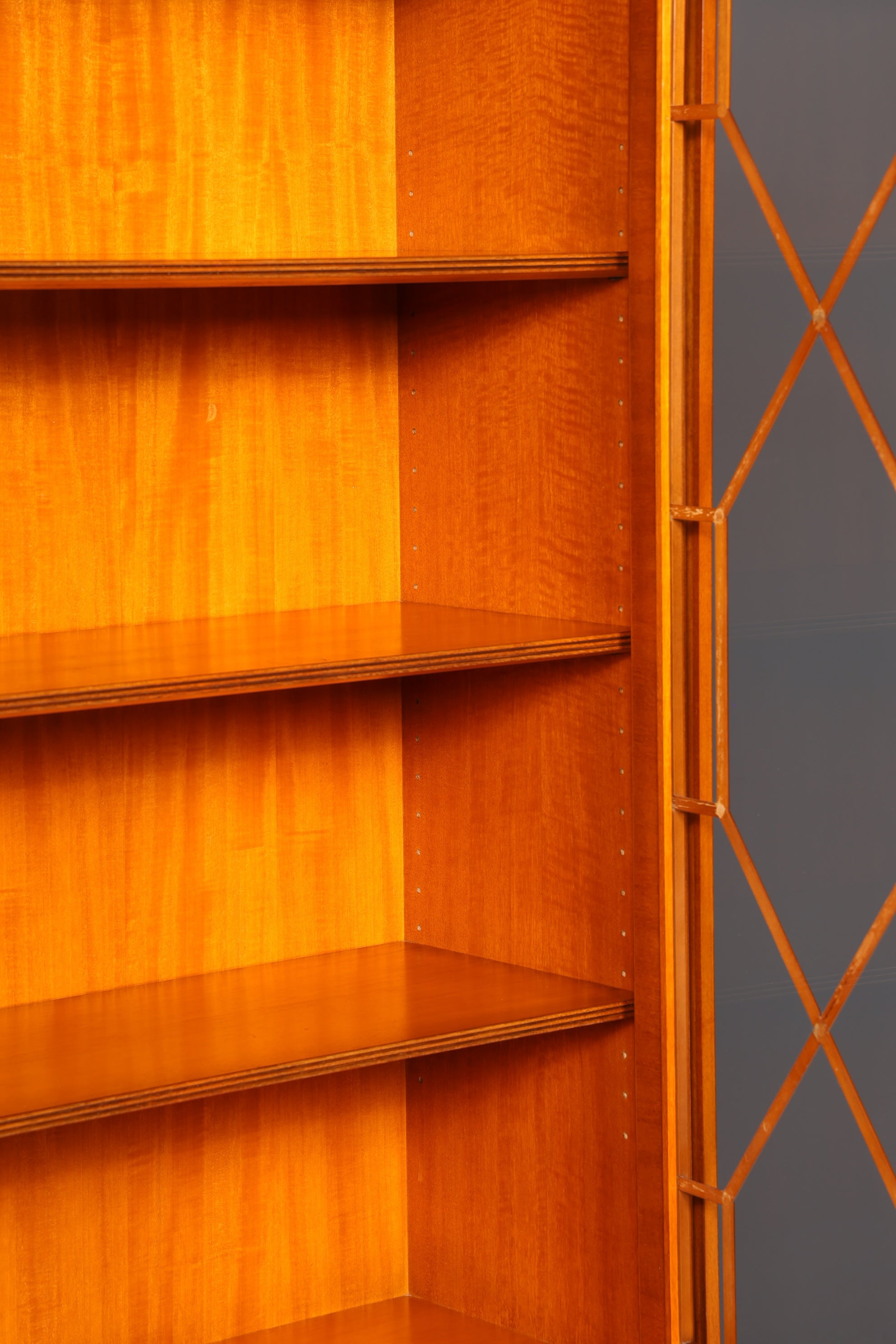 Wunderschöne Original Heldense Vitrine Eibe Bücherschrank Glasvitrine Buffet Schrank