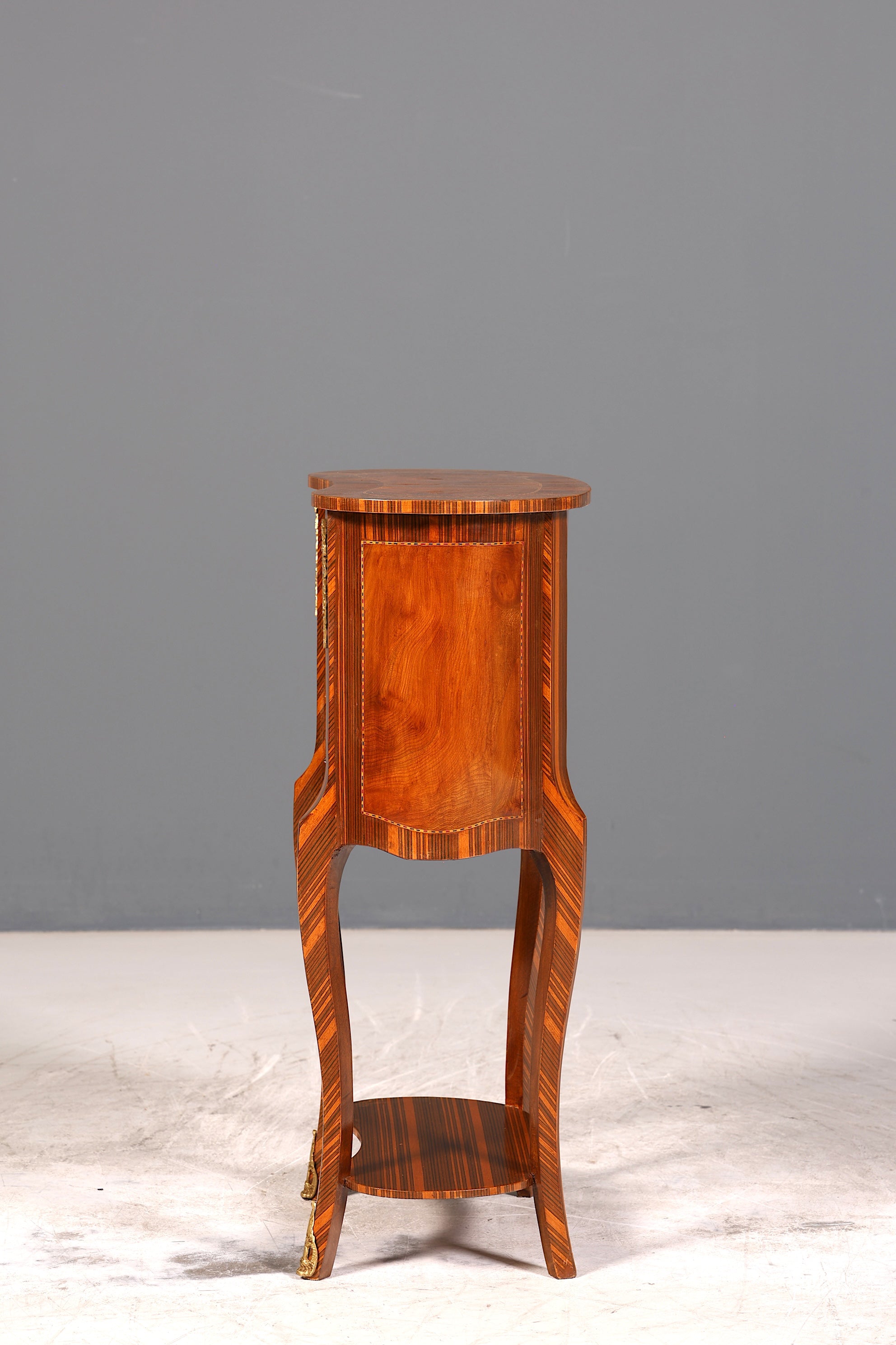 Stilvolle Barock Stil Kommode Antik Stil Beistelltisch Messing Schränkchen