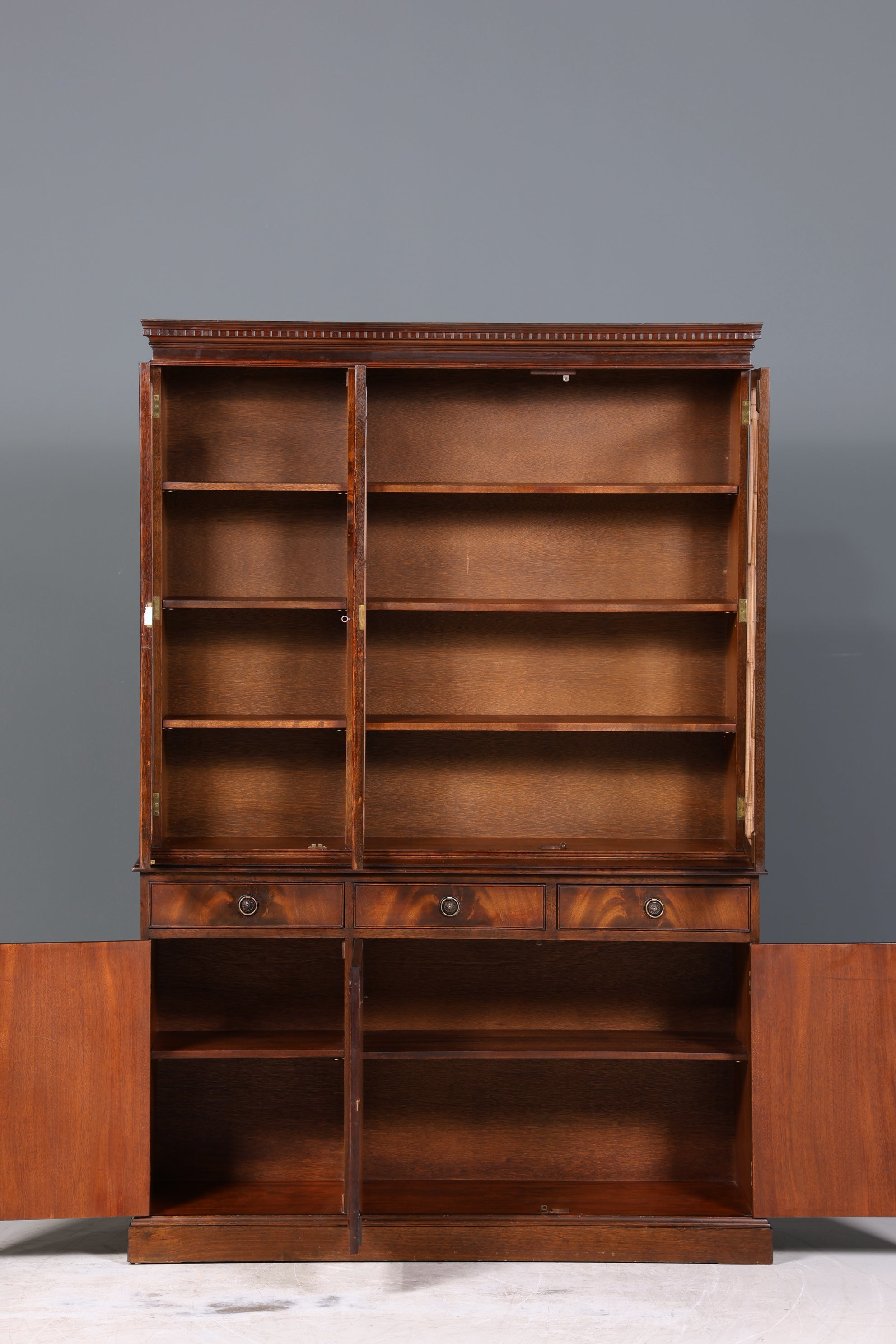 Stilvolle Englische Vitrine Bibliothek Bücherschrank UK Buffet Schrank 60s Jahre