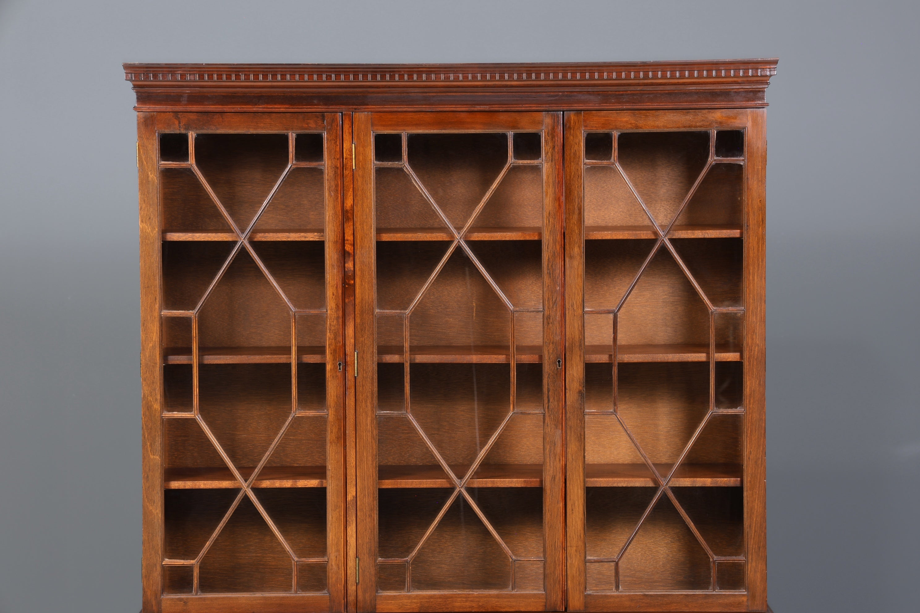 Stilvolle Englische Vitrine Bibliothek Bücherschrank UK Buffet Schrank 60s Jahre