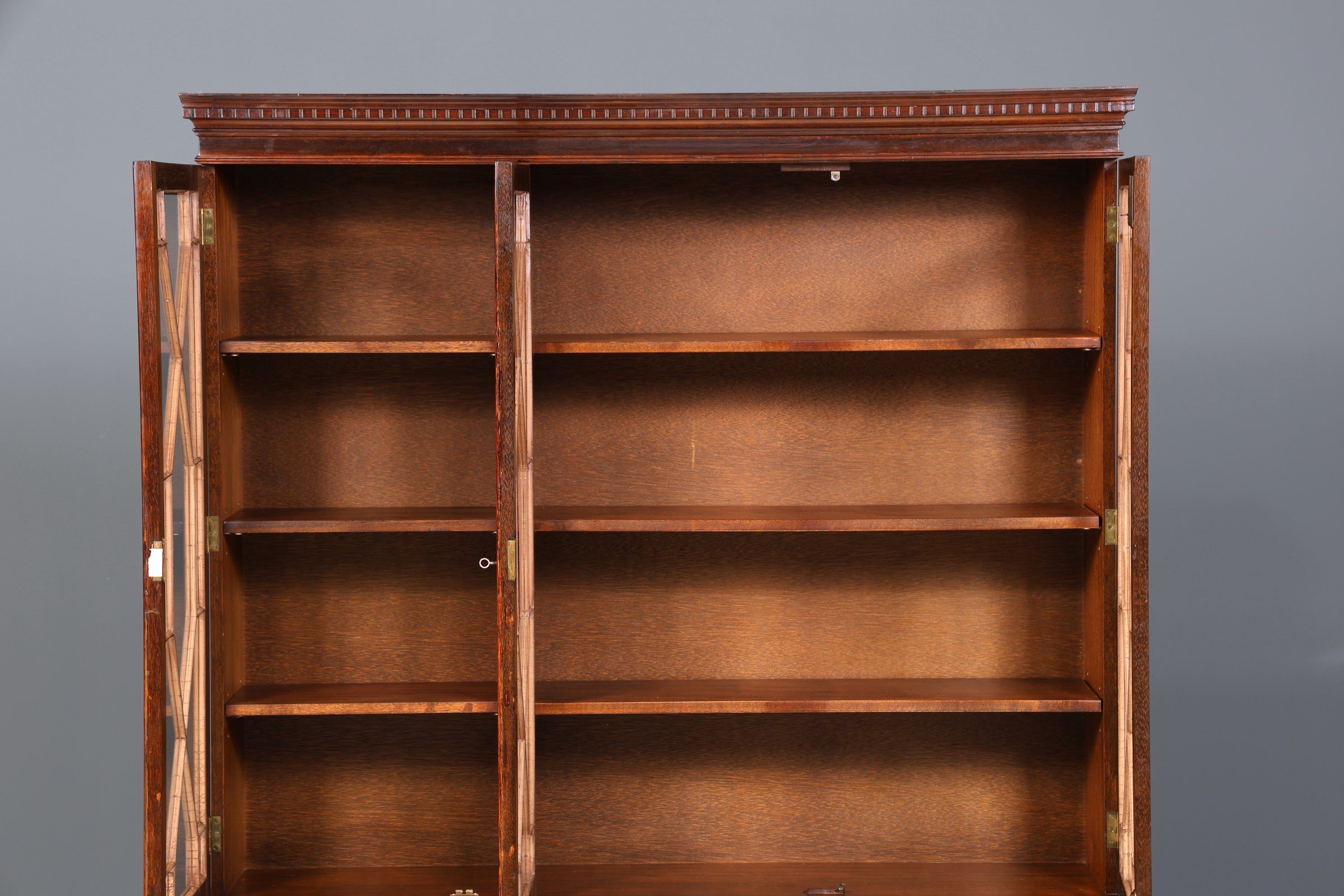 Stilvolle Englische Vitrine Bibliothek Bücherschrank UK Buffet Schrank 60s Jahre