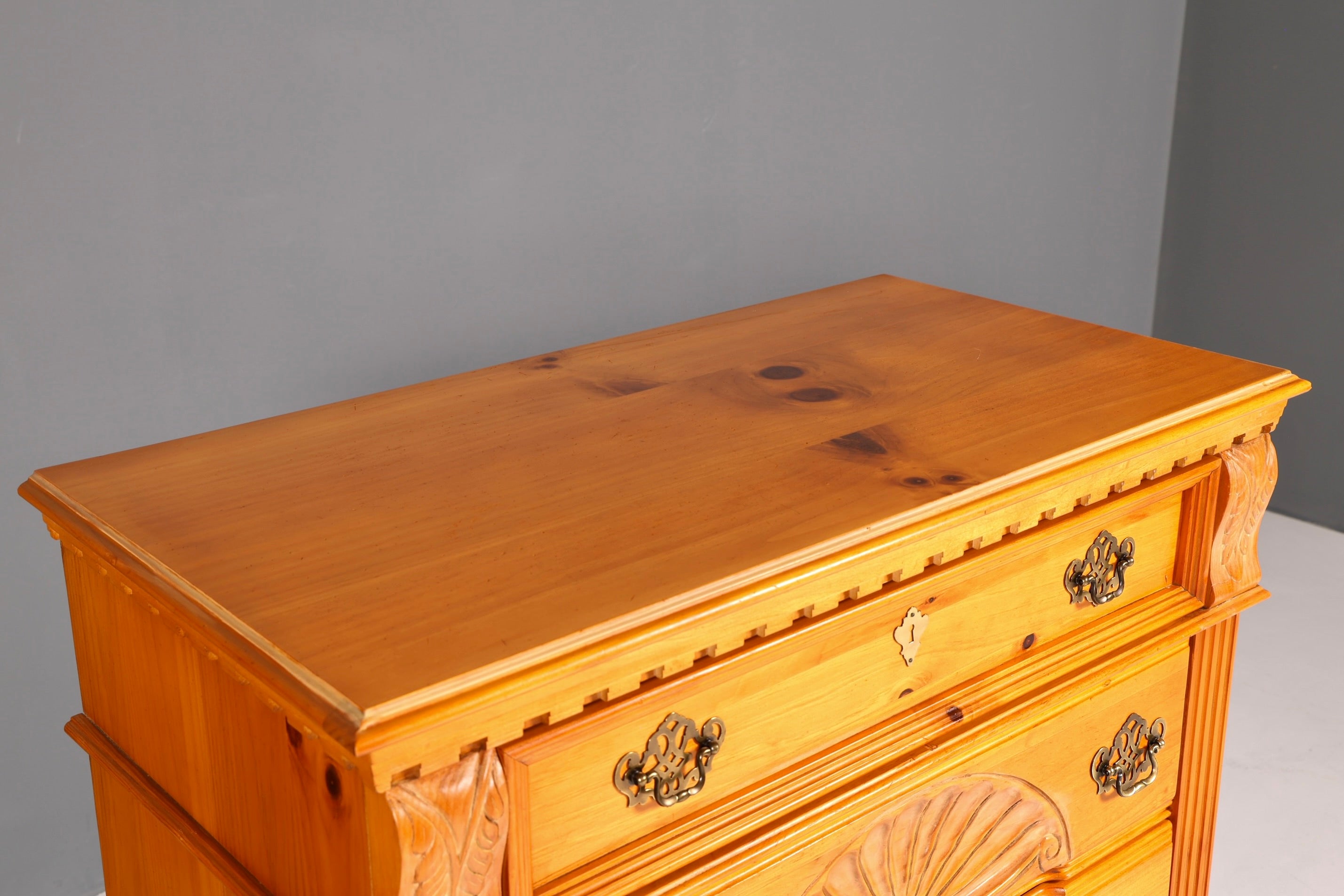 Wunderschönes Vertiko Pulaski Kommode Sideboard Barock Stil Schubladenkommode