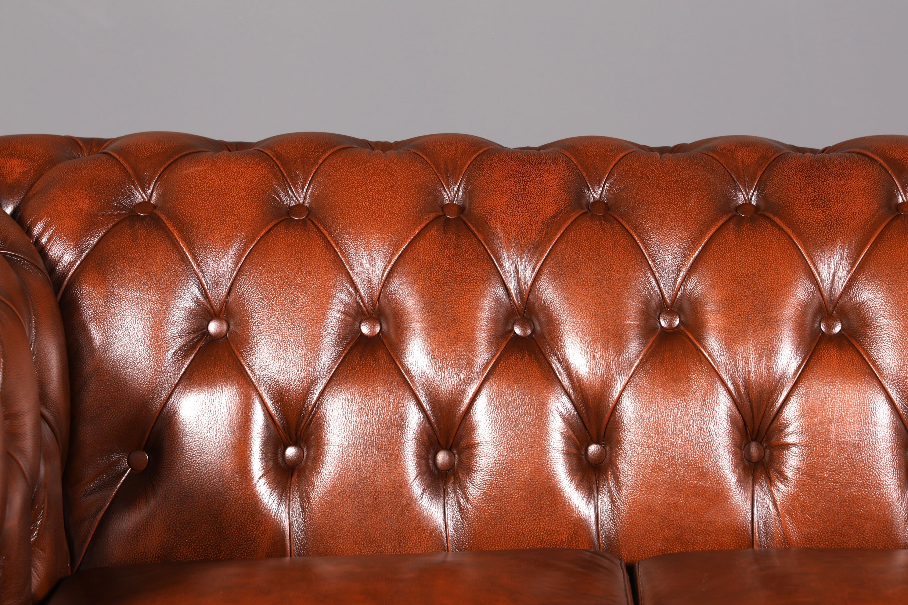 G119 Finish Wunderschönes Original Chesterfield Sofa 3- Sitzer echt Leder Oxblood Couch Englisch