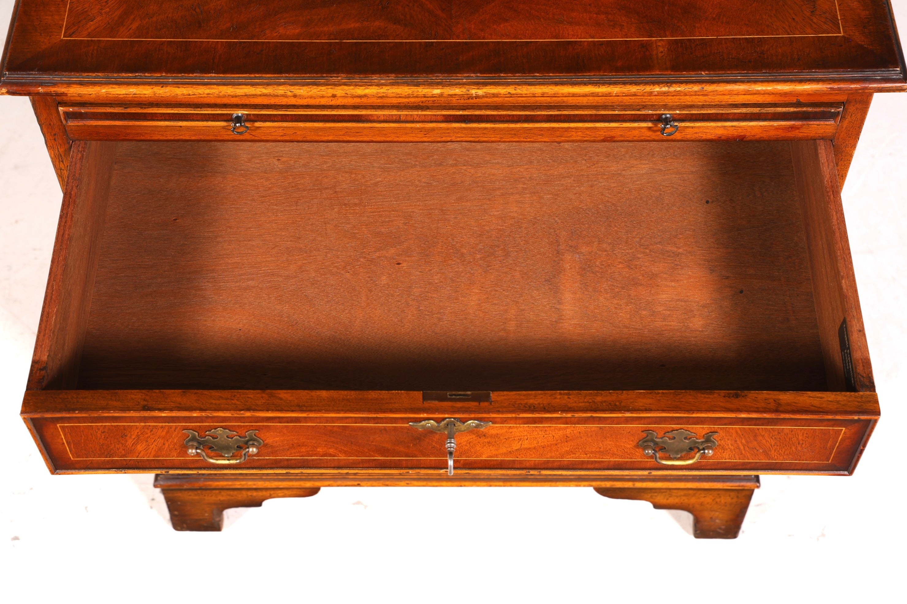 Wunderschöne Englische Kommode Eibe Longdale Reproductions Schrank UK