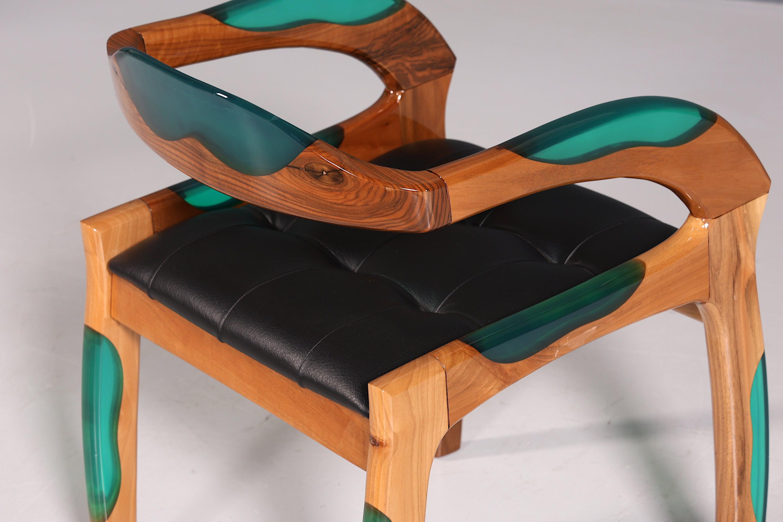 Epoxy Sessel "Arnson Plus Green" Epoxidharz Armlehnsessel Massiv Holz Stuhl Nussbaum Sekretär Stuhl