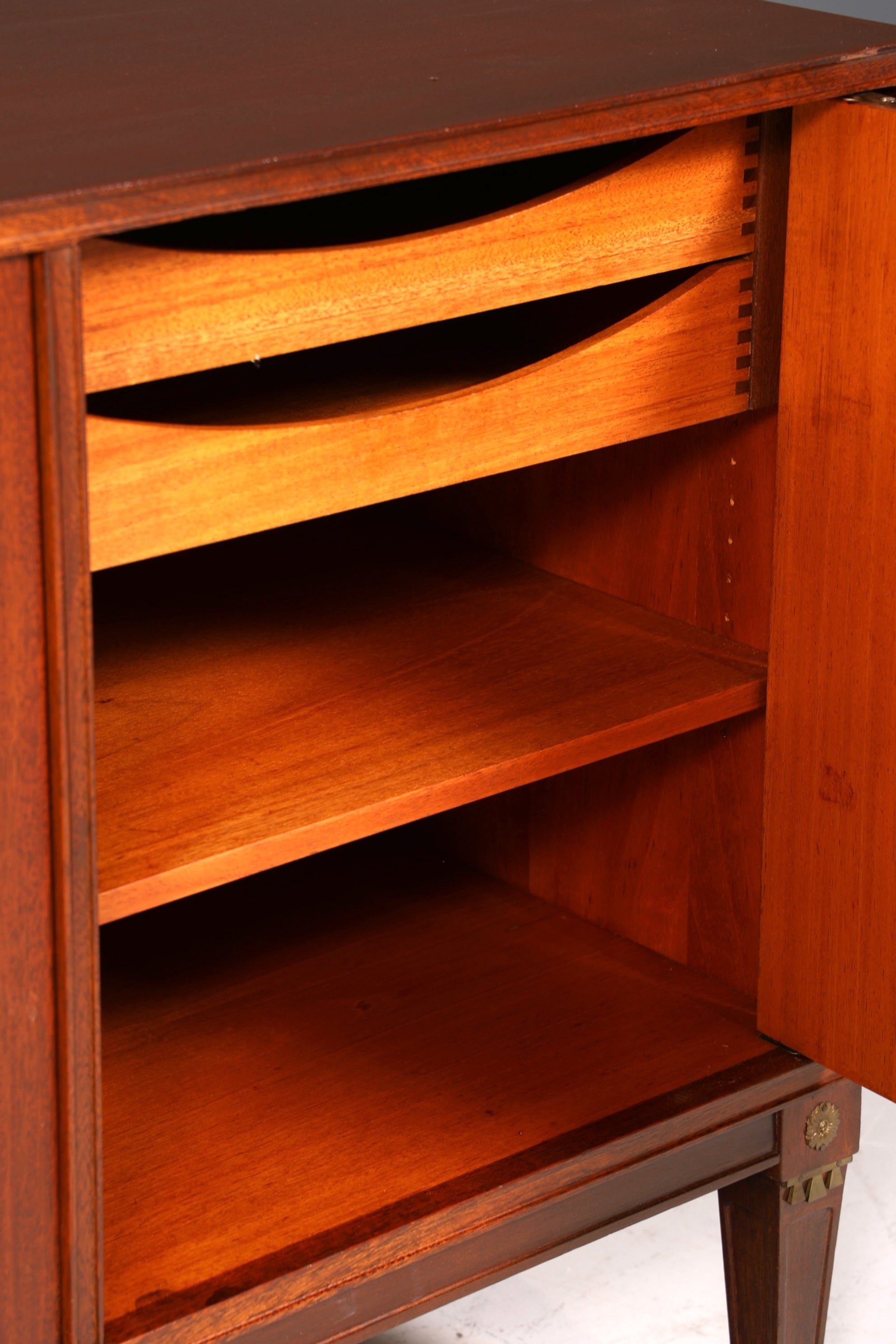 Wunderschönes Englisches Sideboard Mahagoni Schrank Antik 60s Buffetschrank TV Sideboard