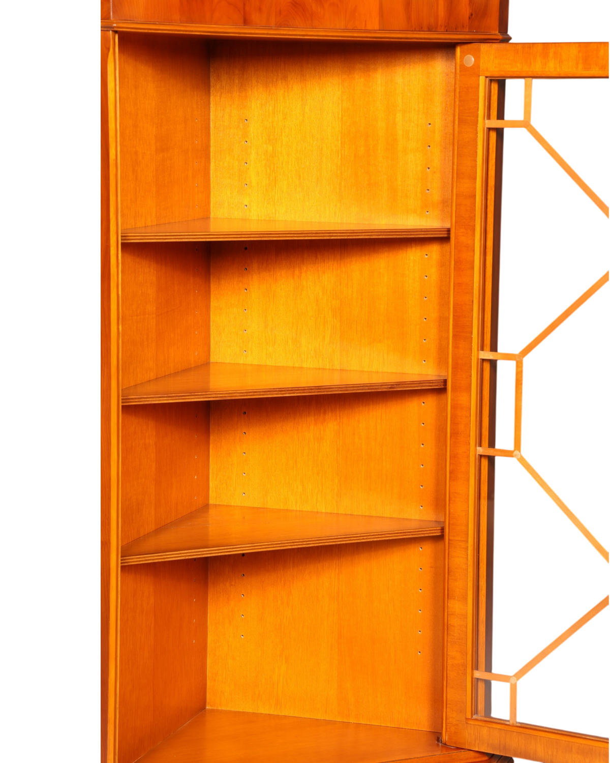 Hauptstadt Möblerei englische Eckvitrine aus Eibe mit verstellbaren Regalböden und eleganter Sprossentür aus Glas
