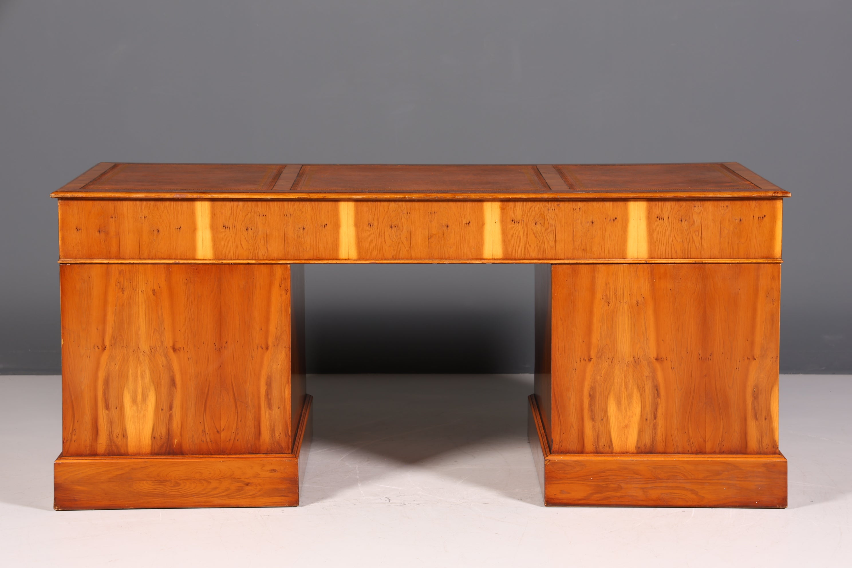 Traumhafter Englischer Schreibtisch Englisch Eibe Desk Leder Auflage Antik Stil Bürotisch Office Desk