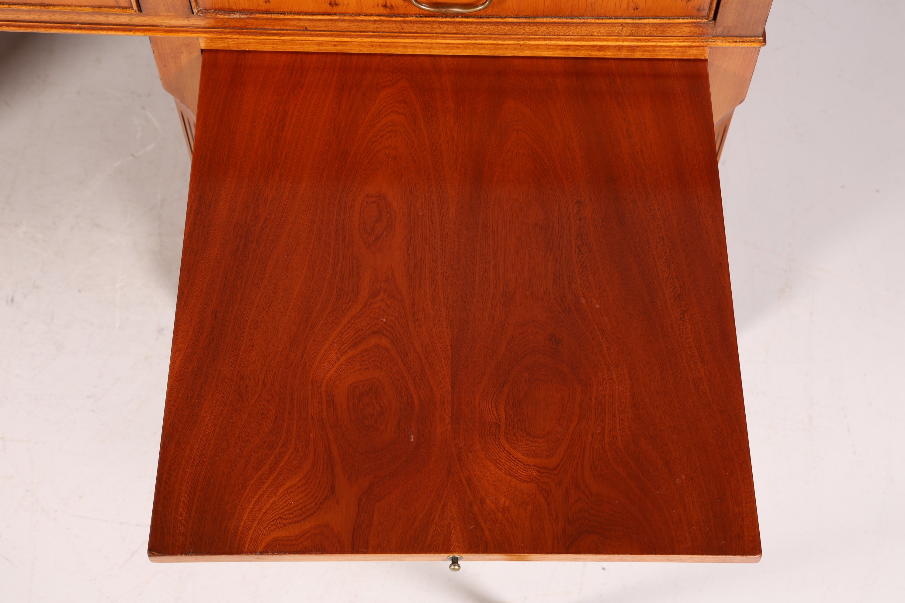 Traumhafter Englischer Schreibtisch Englisch Eibe Desk Leder Auflage Antik Stil Bürotisch Office Desk