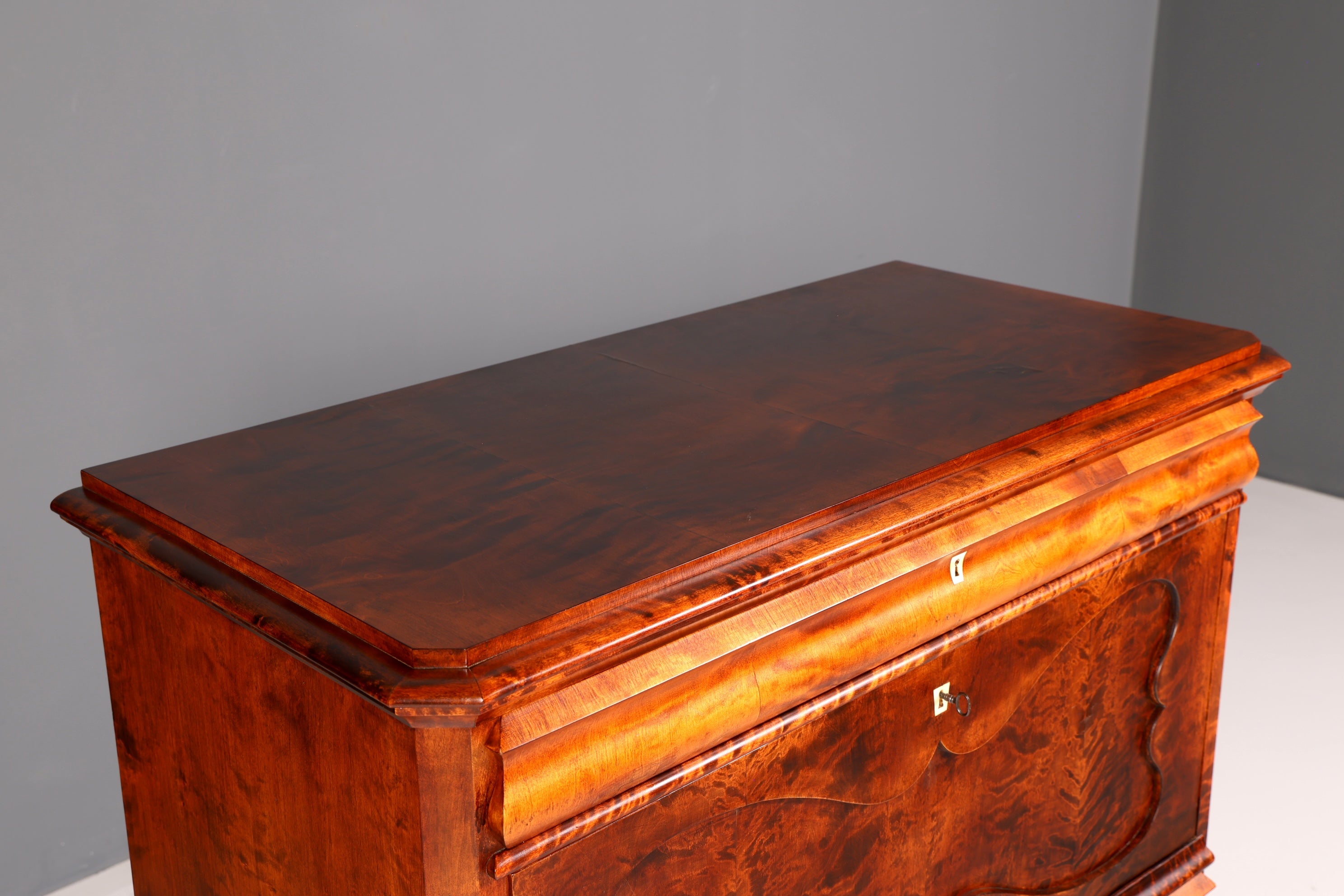 Stilvoller Biedermeier Sekretär Vertiko Louis Philippe Kommode Schubladenkommode Antik Vintage
