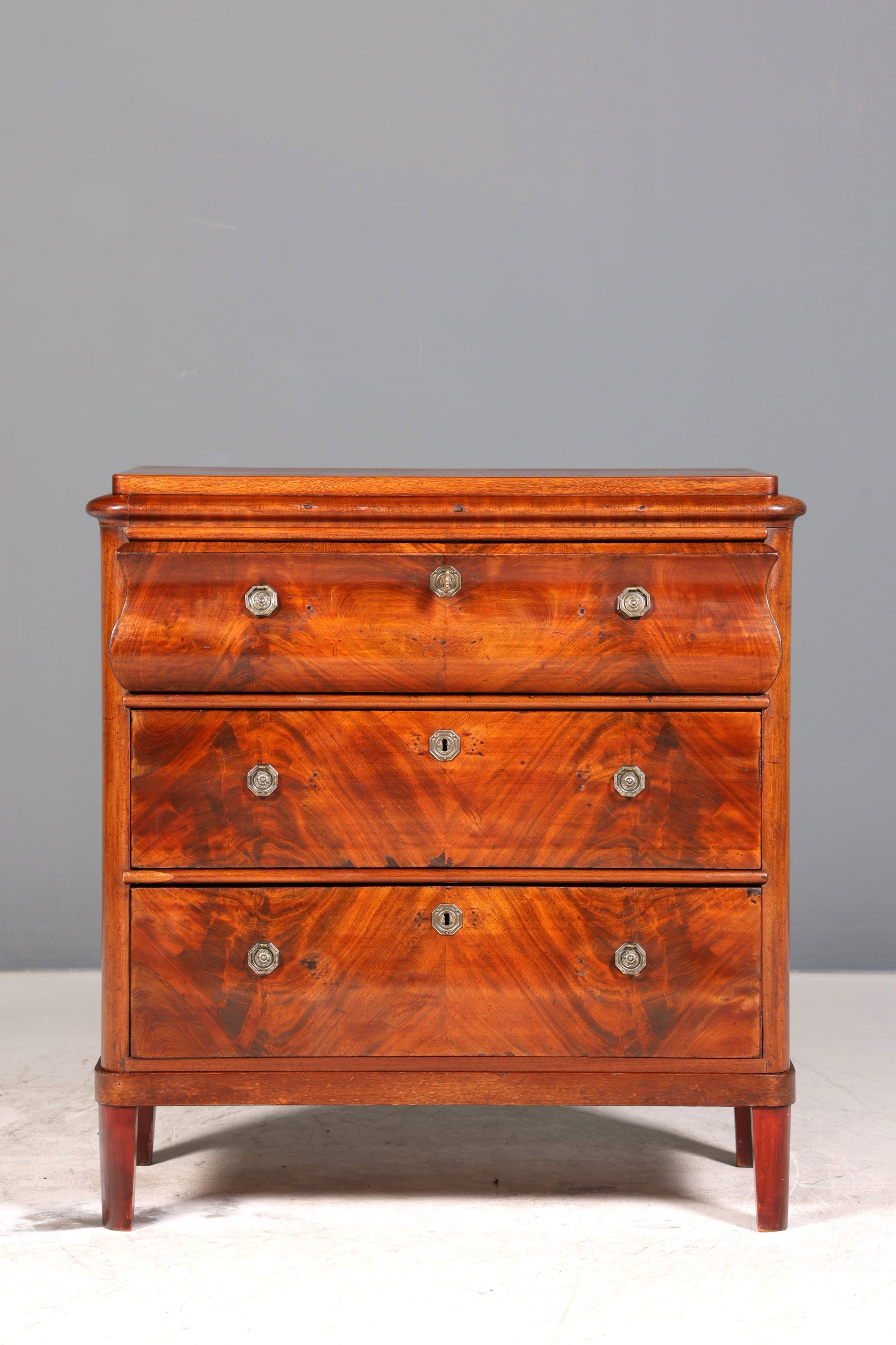 Traumhafte Louis Philippe Kommode Nussbaum Gründerzeit Schubladenkommode um 1890