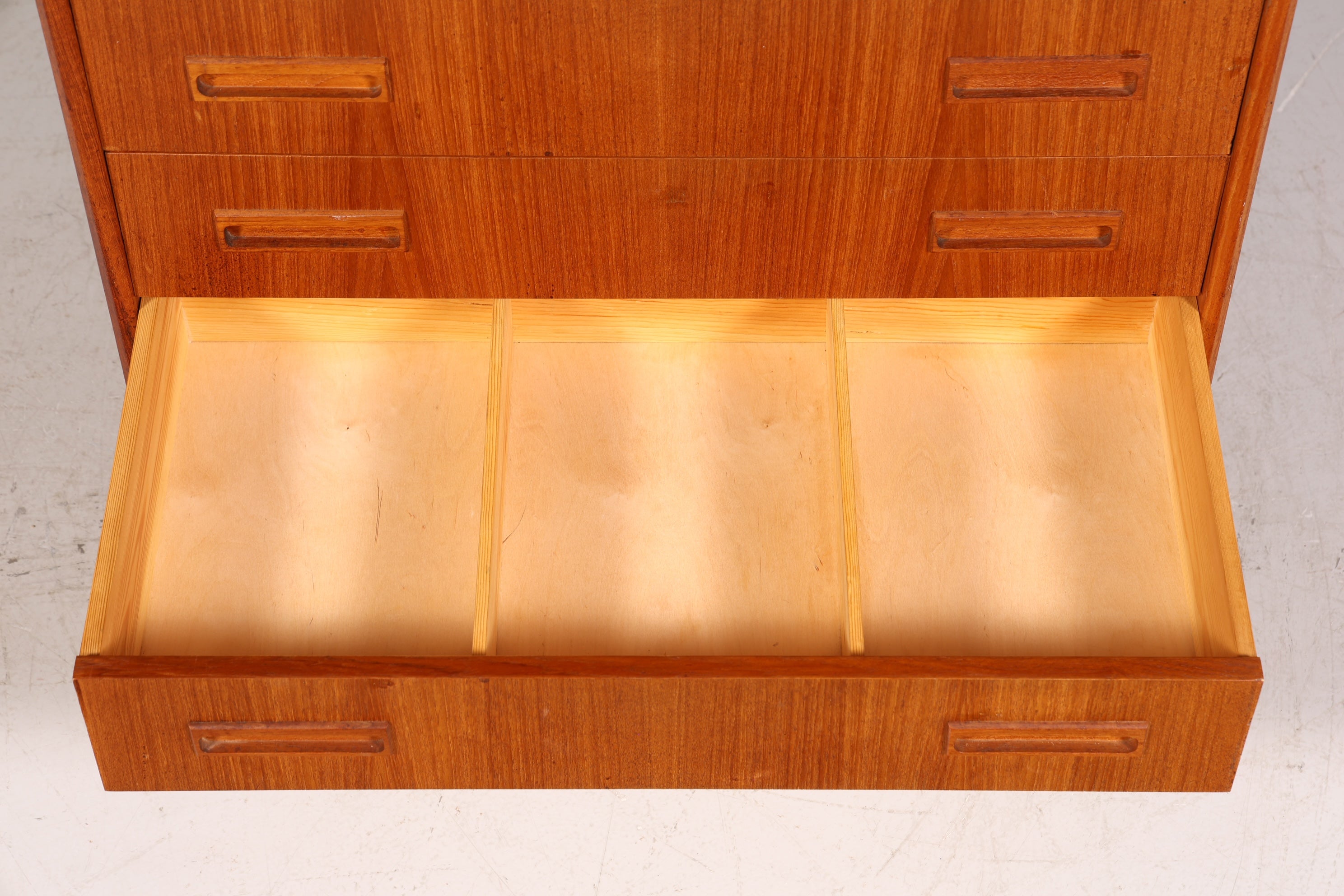 Wunderschöne Mid Century Kommode Vintage Teak Holz Vertiko Danish Design Schrank Schubladenkommode