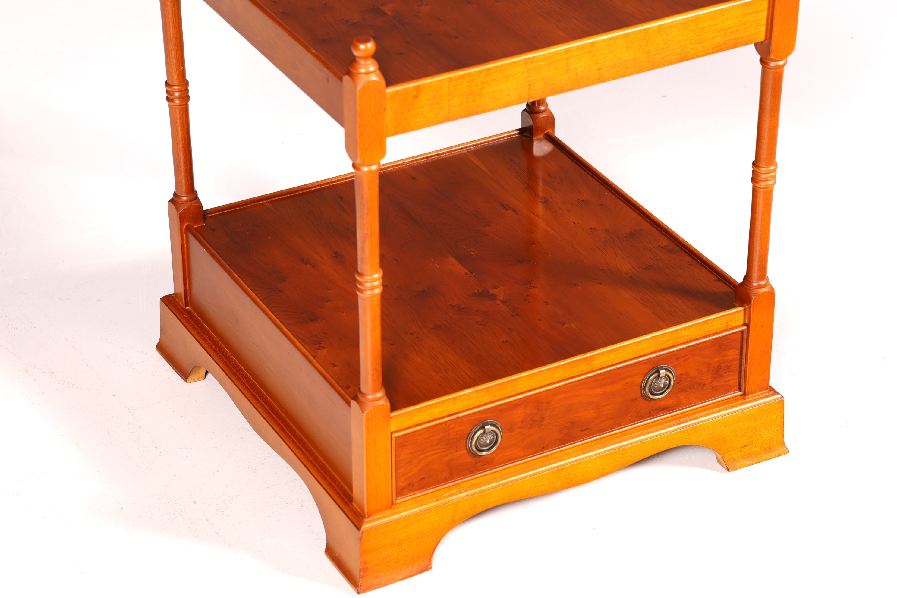 Traumhafter Englischer Antik Couchtisch Beistelltisch Regency Stil Ablagetisch Massivholz