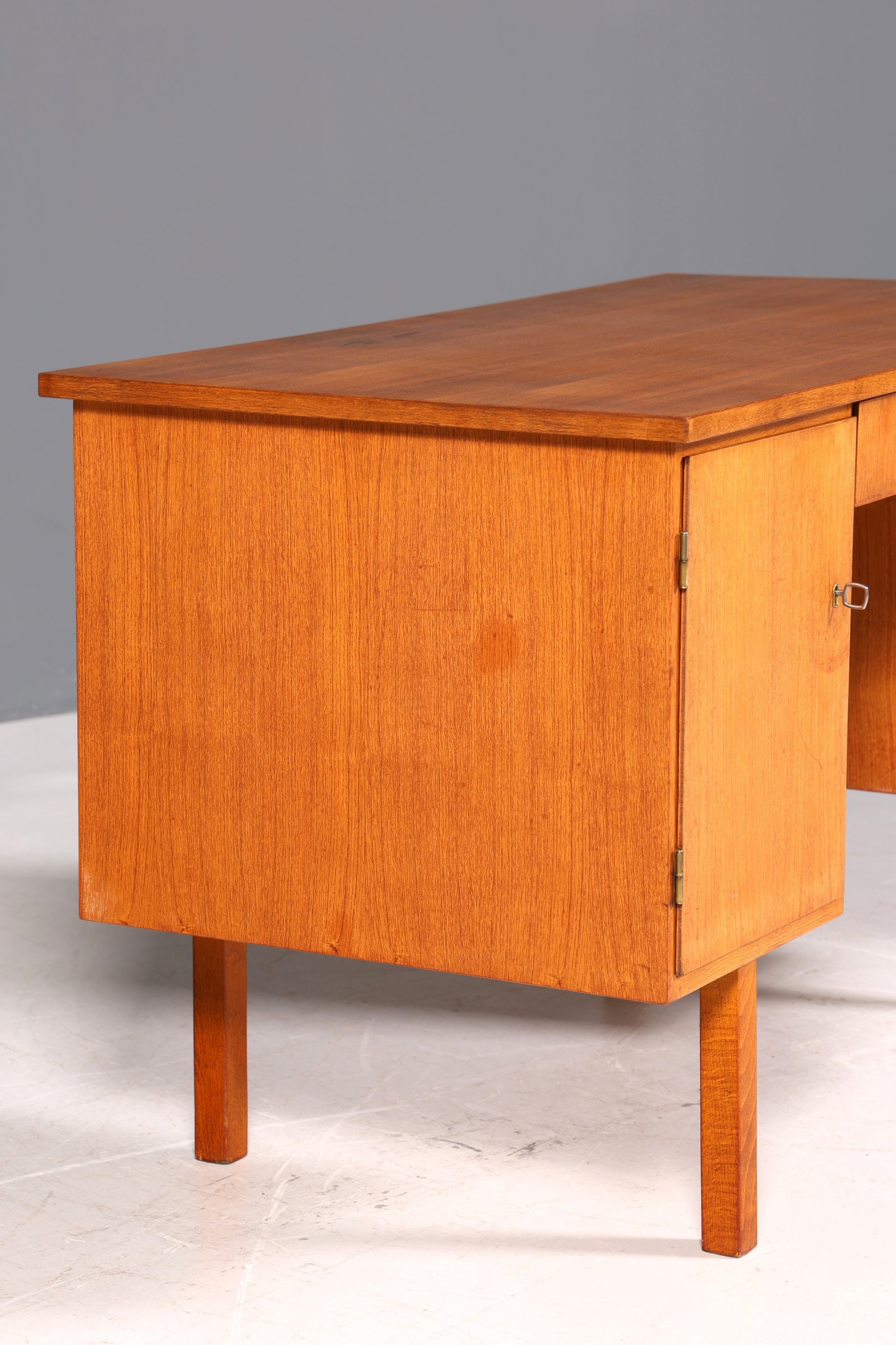 Wunderschöner Mid Century Schreibtisch Danish Design Teak Holz Bürotisch Vintage Office Table