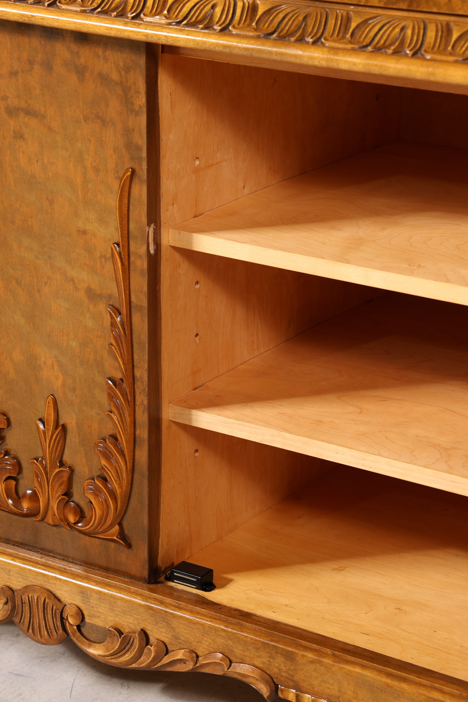 Traumhafter Chippendale Schrank Barock Stil Vertiko Highboard Englisch Antik 50s 60s Kommode