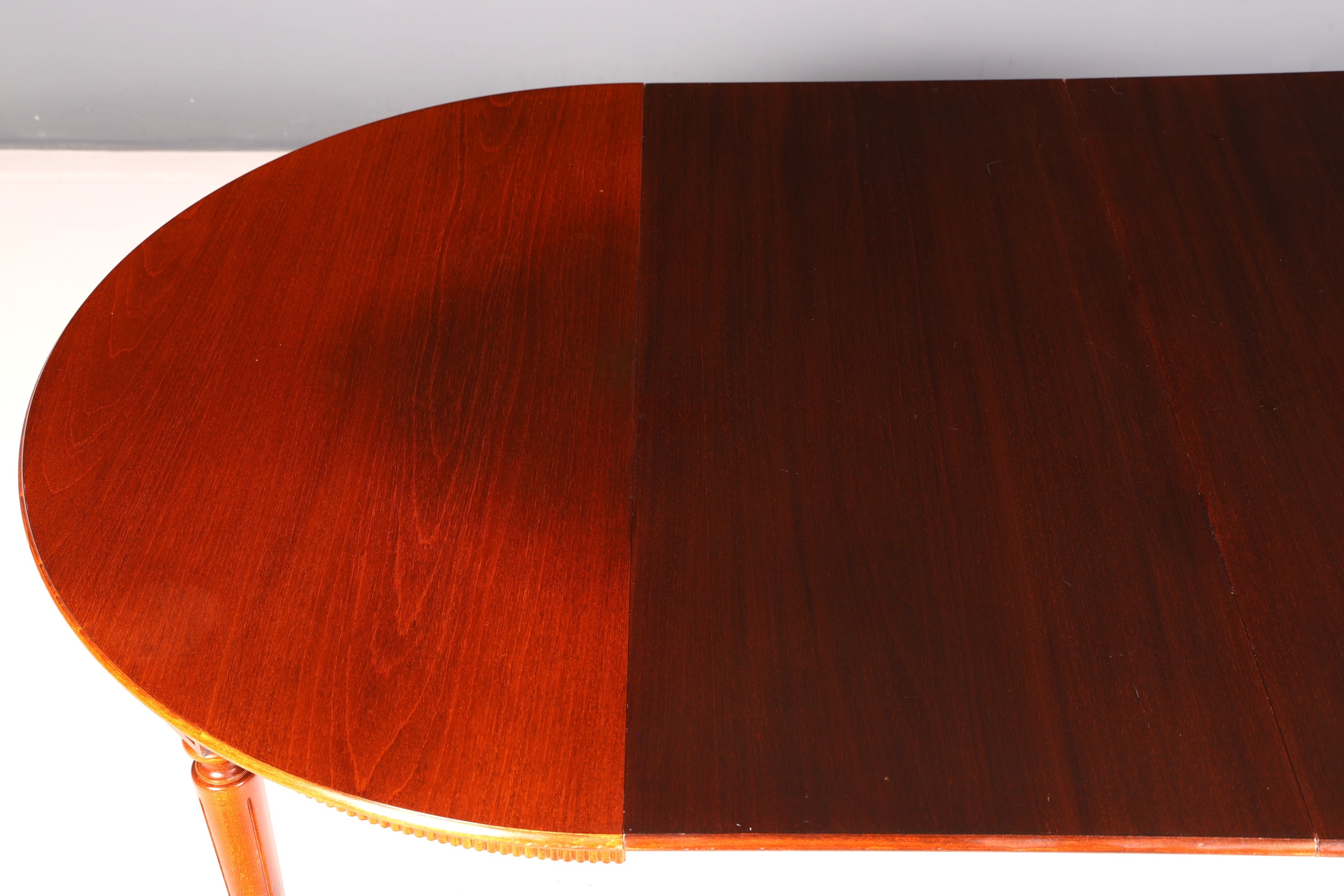 Wunderschöner Tisch im Gustavianischen Stil Küchentisch ausziehbar Esszimmer Tisch Rund Vintage