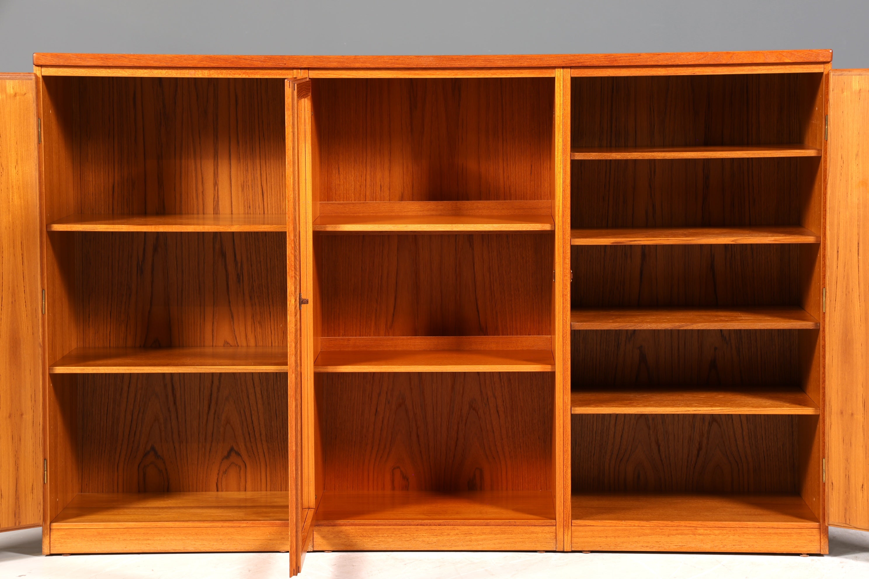 Traumhafter Mid Century Highboard Retro Vitrine 60er Jahre Schrank Regal Kommode