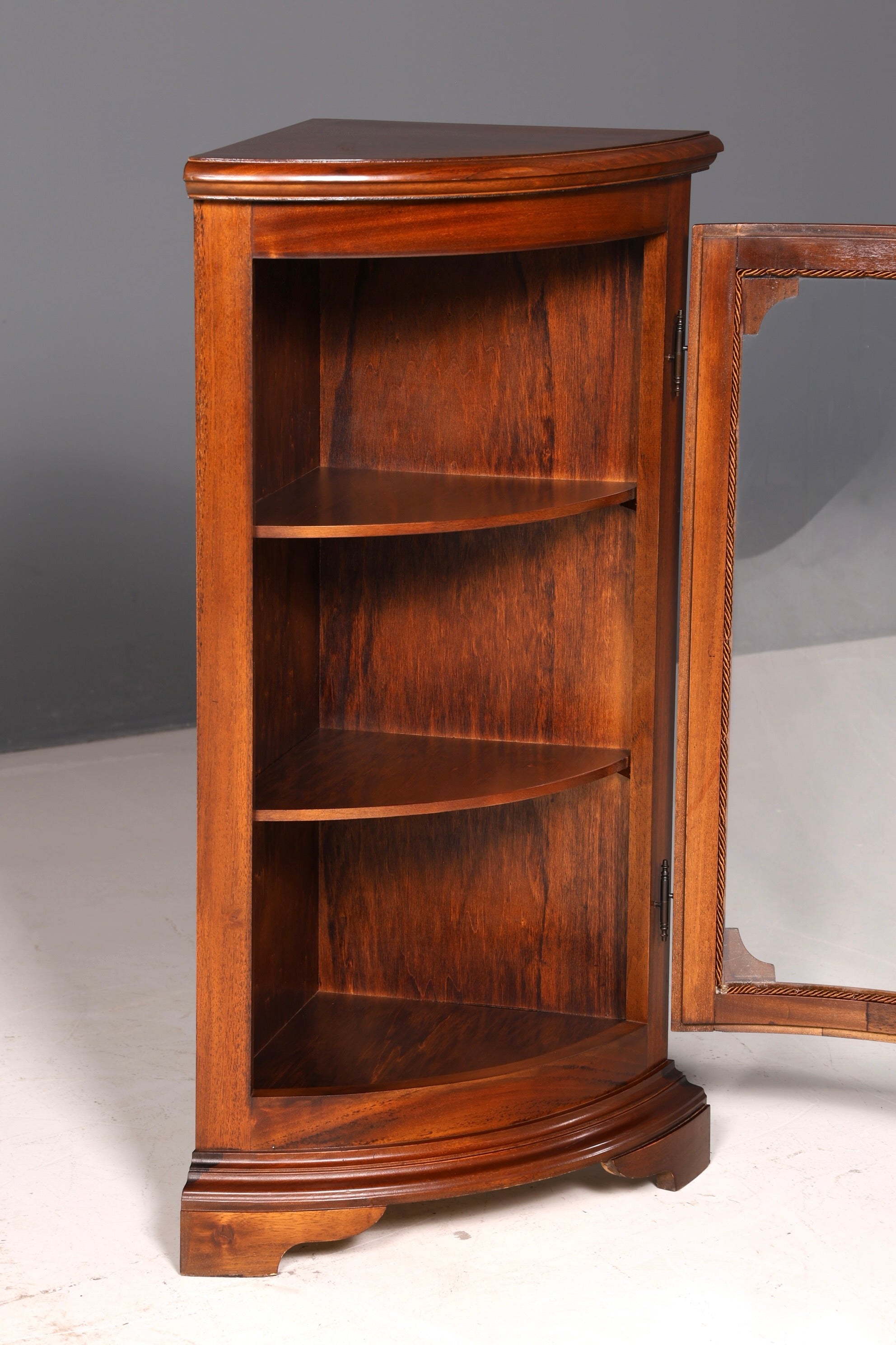 Wunderschöne Englische Eckvitrine Mahagoni Antik Echt Holz Schrank Eckschrank Glasvitrine Vitrine Vintage