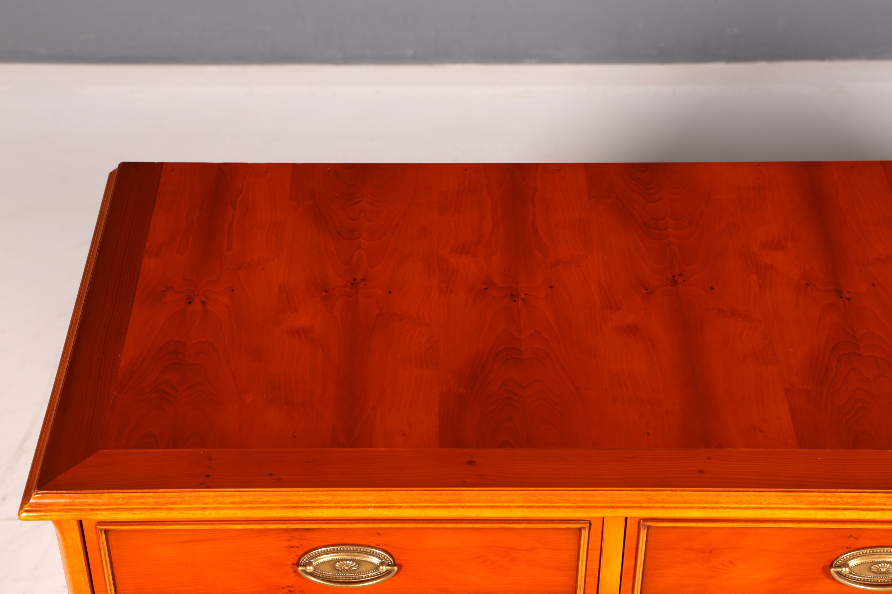 Wunderschönes Original Heldense Sideboard Eibe Englisch Buffetschrank Kommode Antik Schrank Vintage