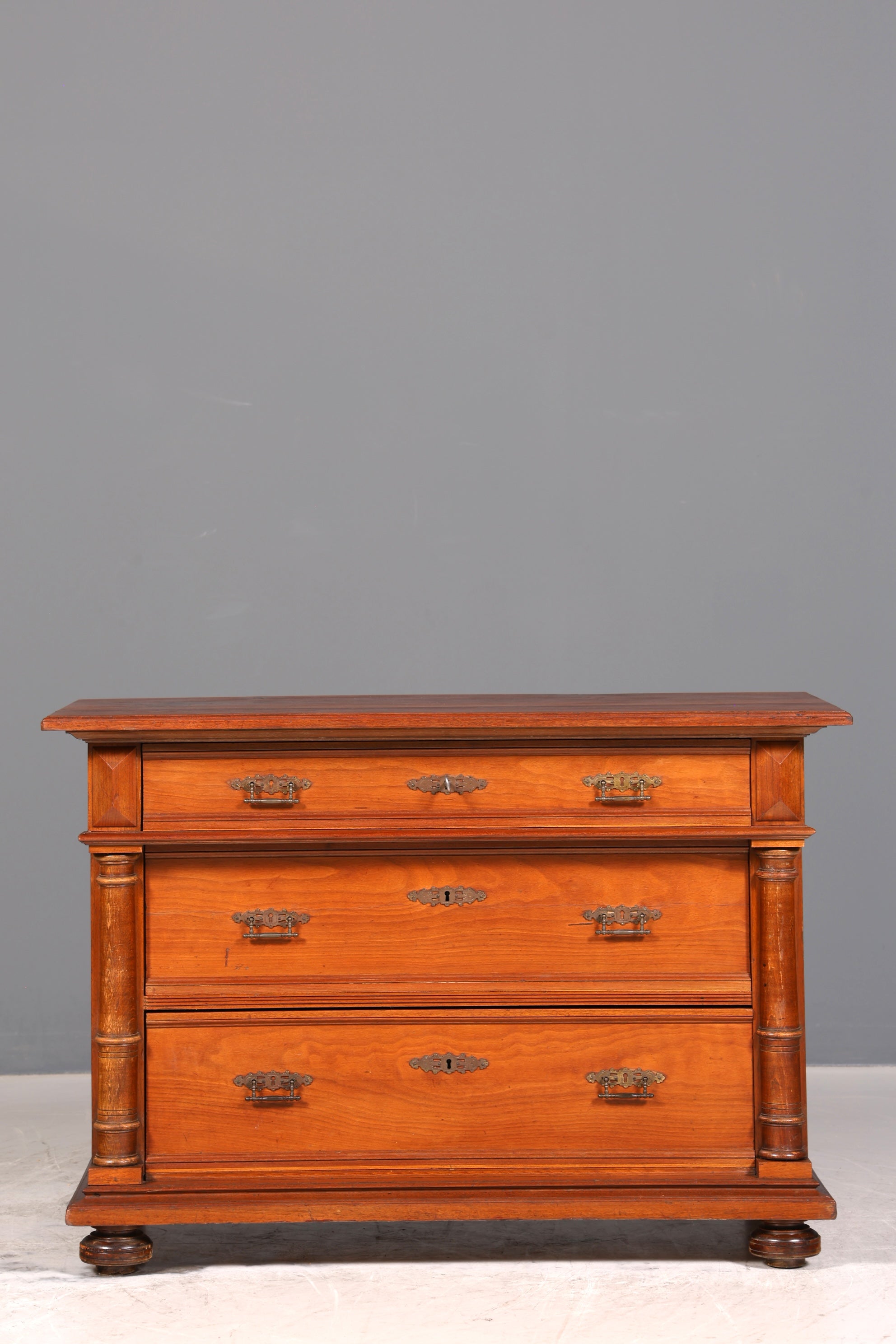 F133 Finish Wunderschöne Gründerzeit Kommode Louis Philippe Nussbaum Schubladen Kommode Sideboard um 1880