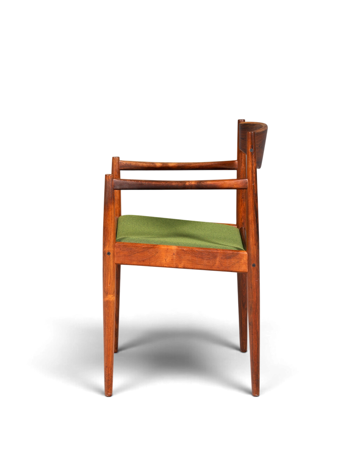 Hauptstadt Möblerei Mid Century Armlehnstuhl von Henry W. Klein für Bramin aus Holz mit grünem Sitzpolster
