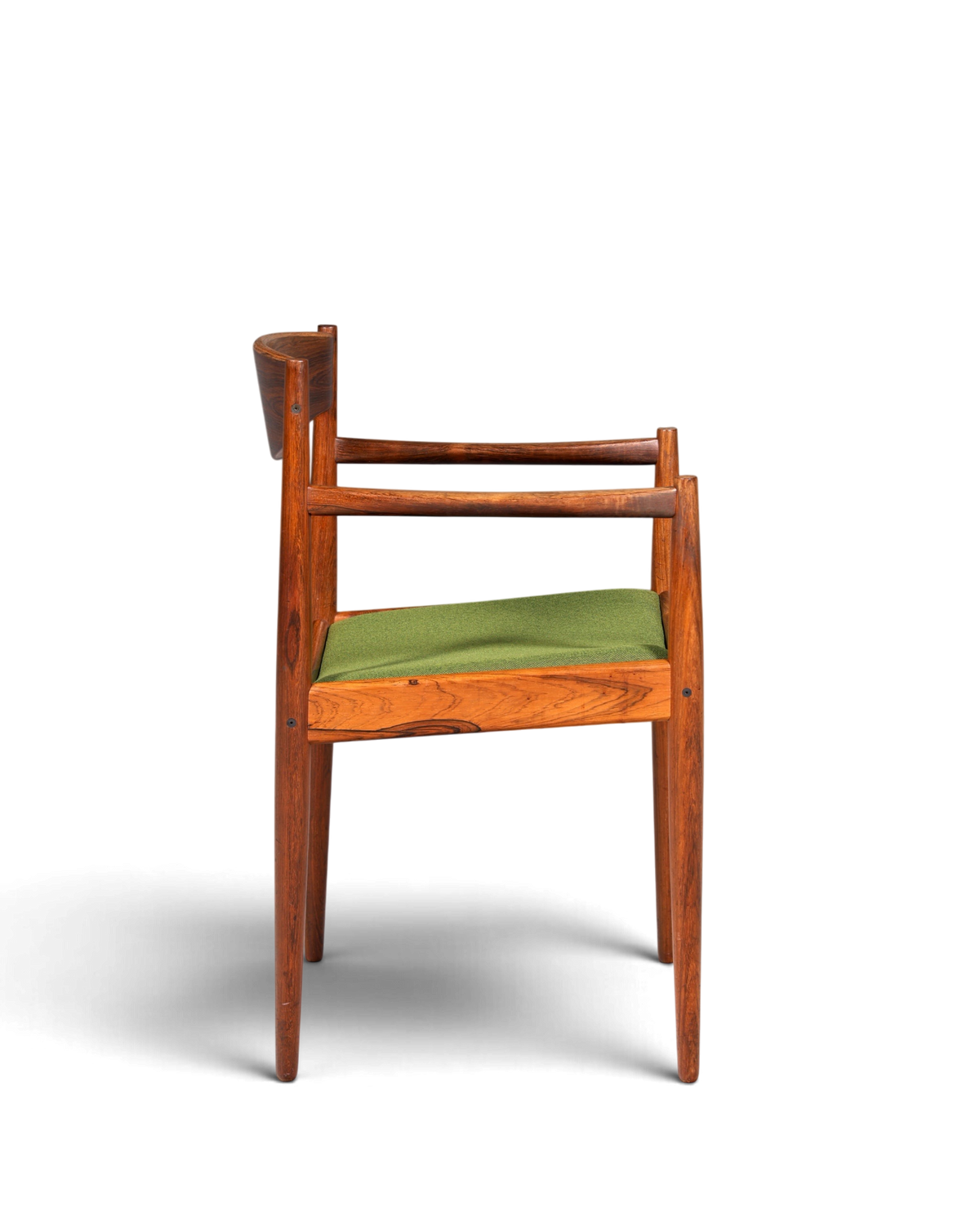 Hauptstadt Möblerei Mid Century Armlehnstuhl von Henry W. Klein für Bramin aus Holz mit grünem Sitzpolster