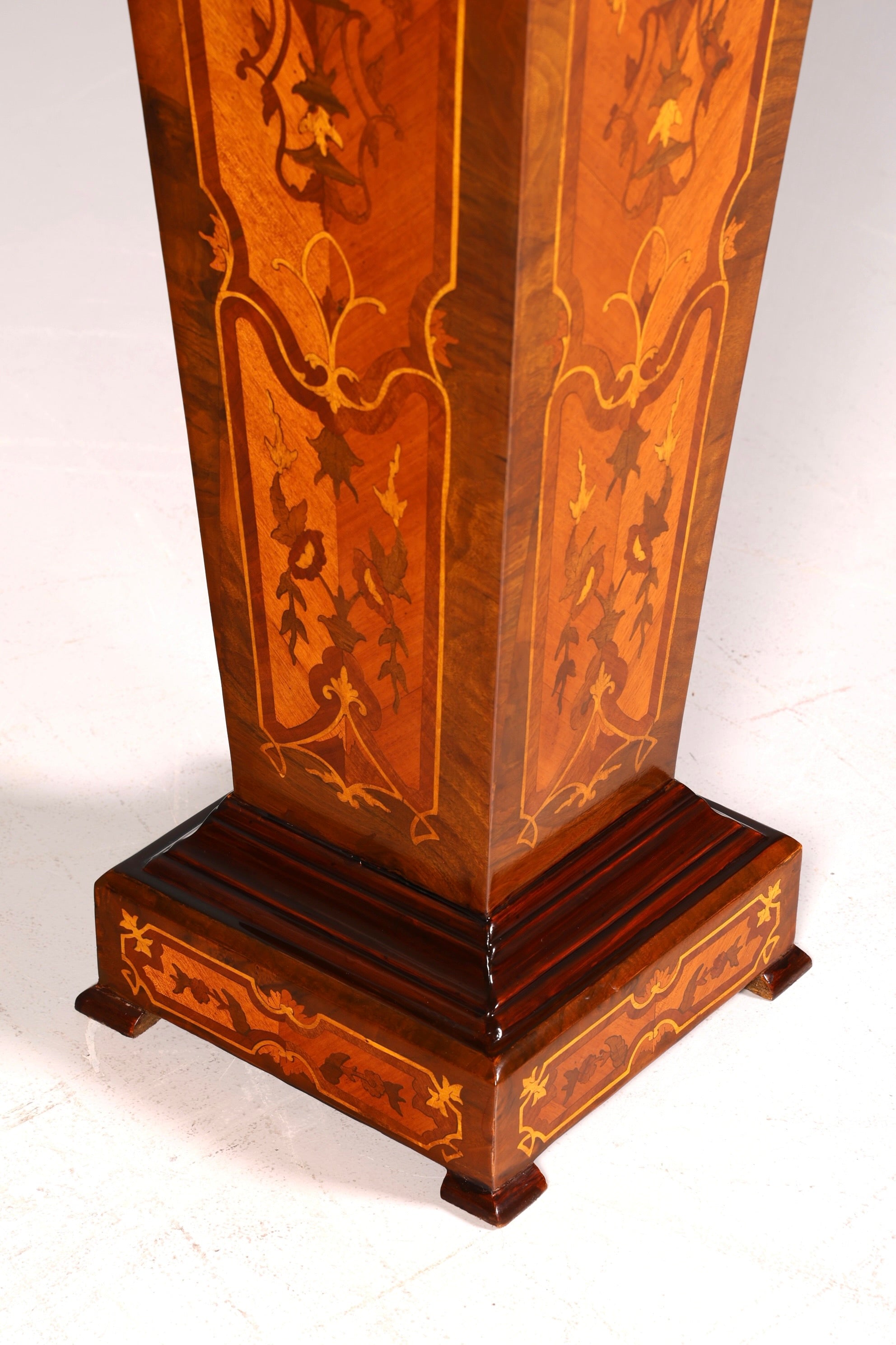 Stilvolle Barock Säule Louis XV Blumensäule Marmor Ablage Naturstein Intarsien Antik Stil