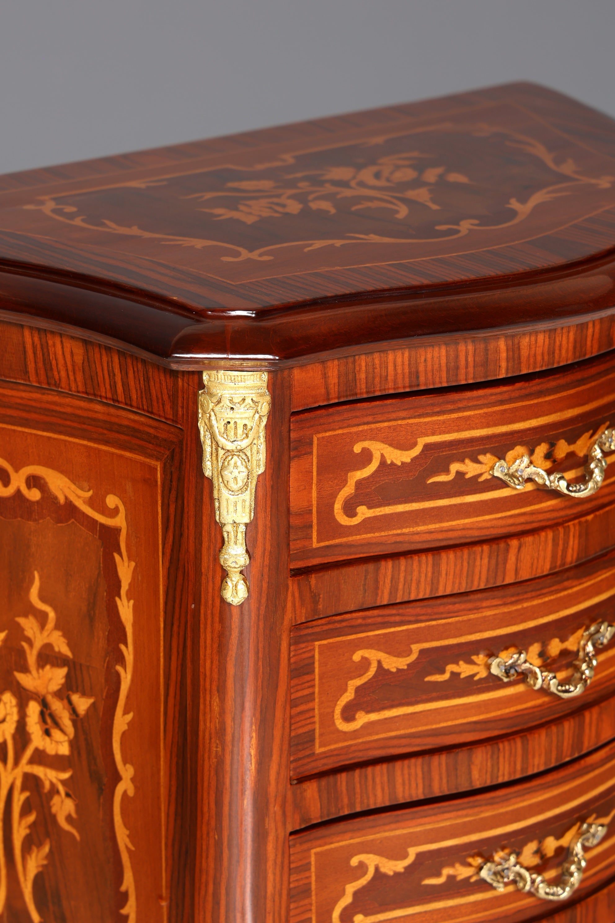 Noble baroque style chest of drawers, antique style side table, brass cabinet