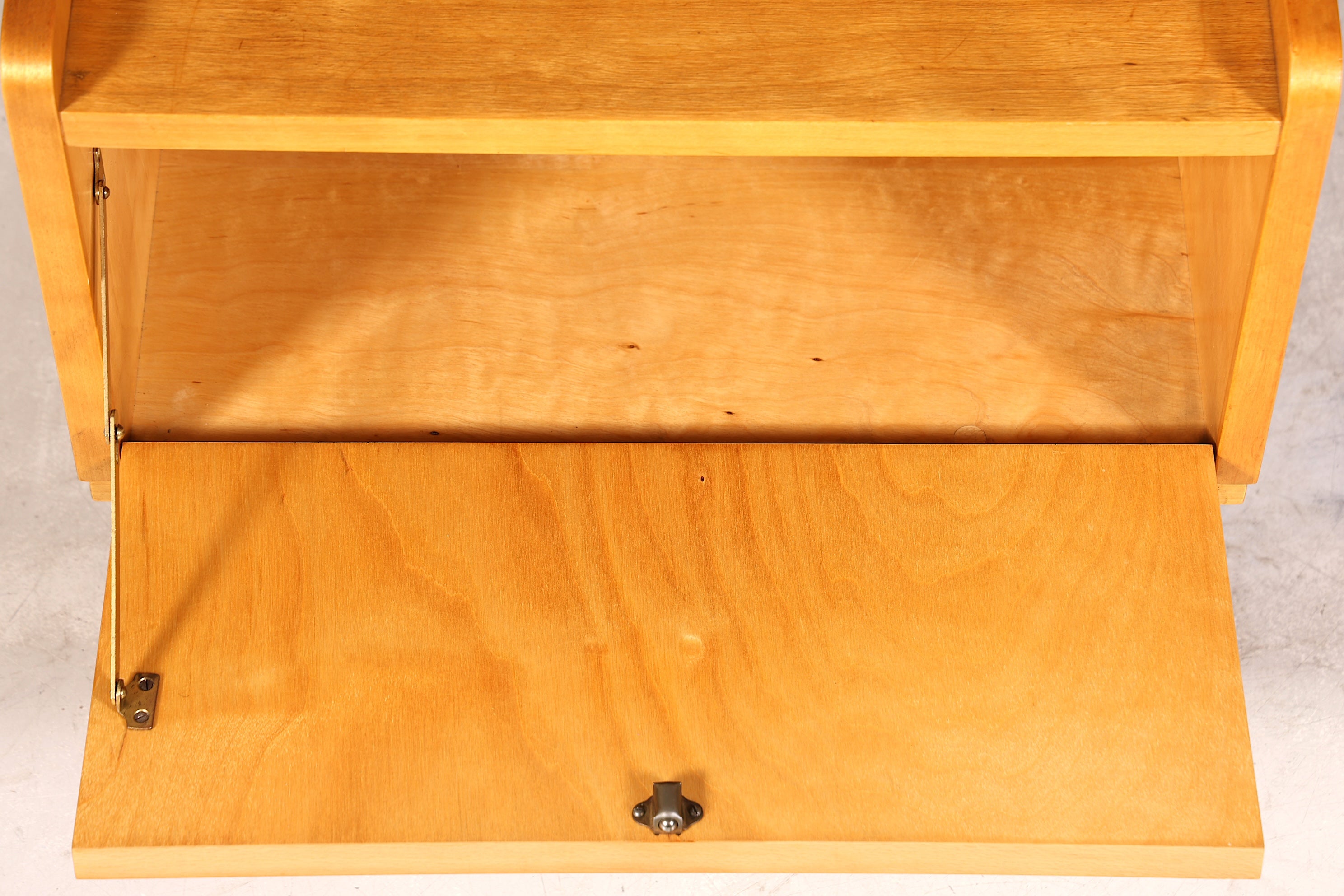 Schlichte Mid Century Kommode Vintage Klappschränkchen Danish Design Nachttisch 1 von 2