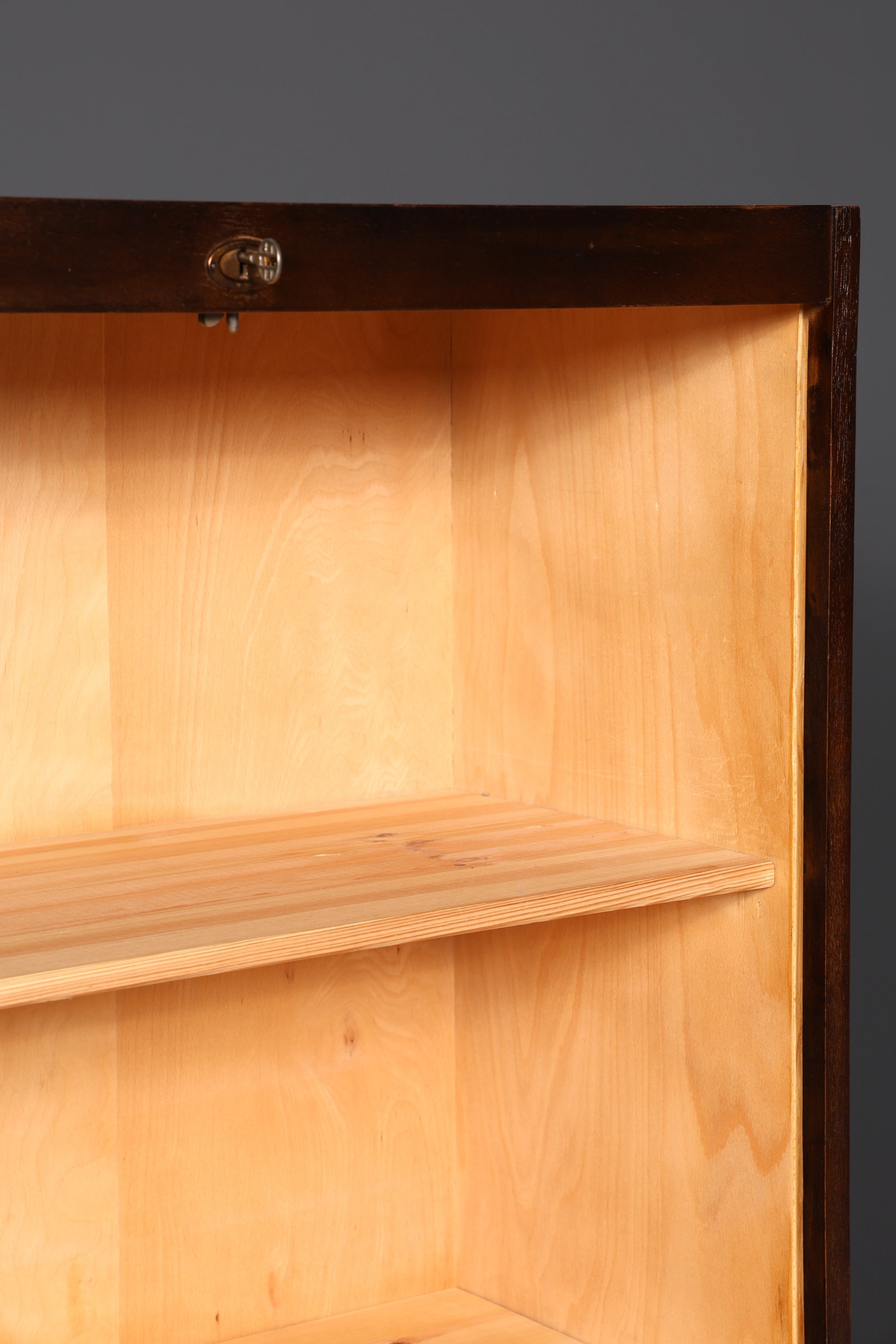 Schlichter Mid Century Rollladenschrank Bauhaus Apothekerschrank Art Deco Aktenschrank Büroschrank