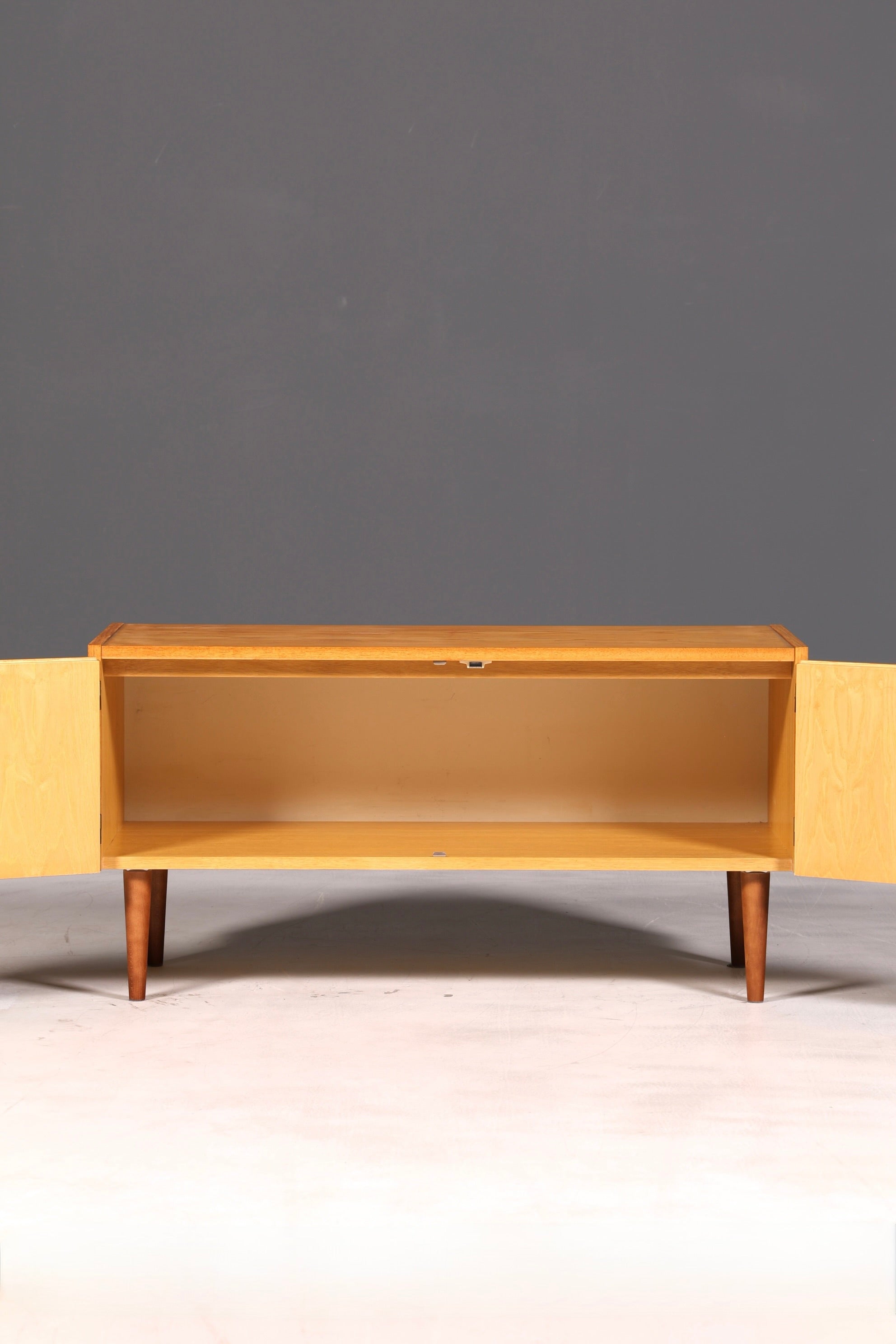 Wunderschöne Original Hellerau Mid Century Kommode Modell 427 Sideboard TV Schrank Vintage echt Holz