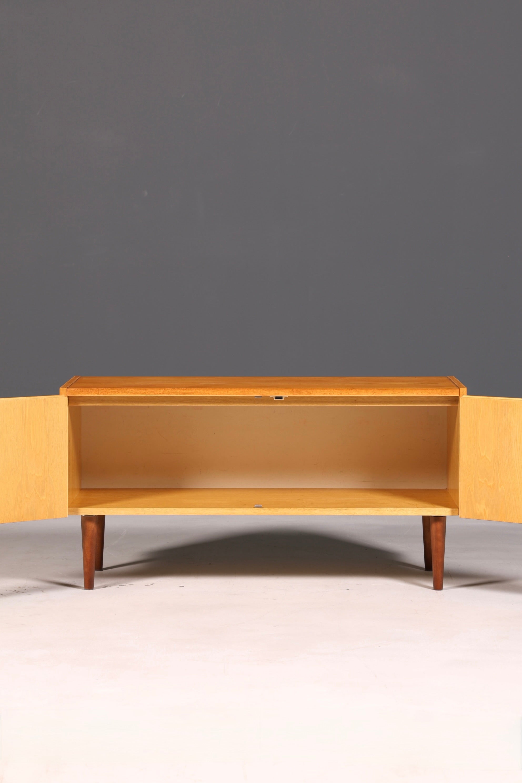 Wunderschöne Original Hellerau Mid Century Kommode Modell 427 Sideboard TV Schrank Vintage echt Holz