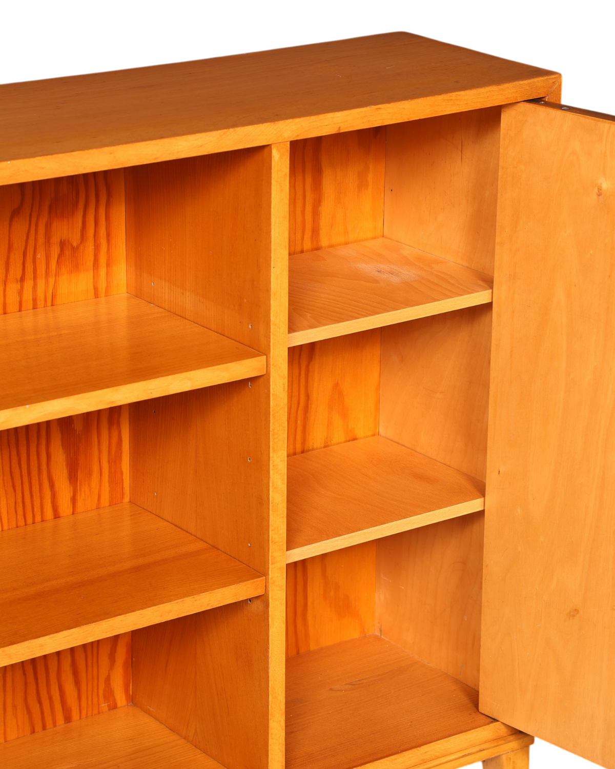 Hauptstadt Möblerei Mid Century Sideboard aus massivem Holz mit offenen Regalfächern und einer Schranktür im Retro-Stil