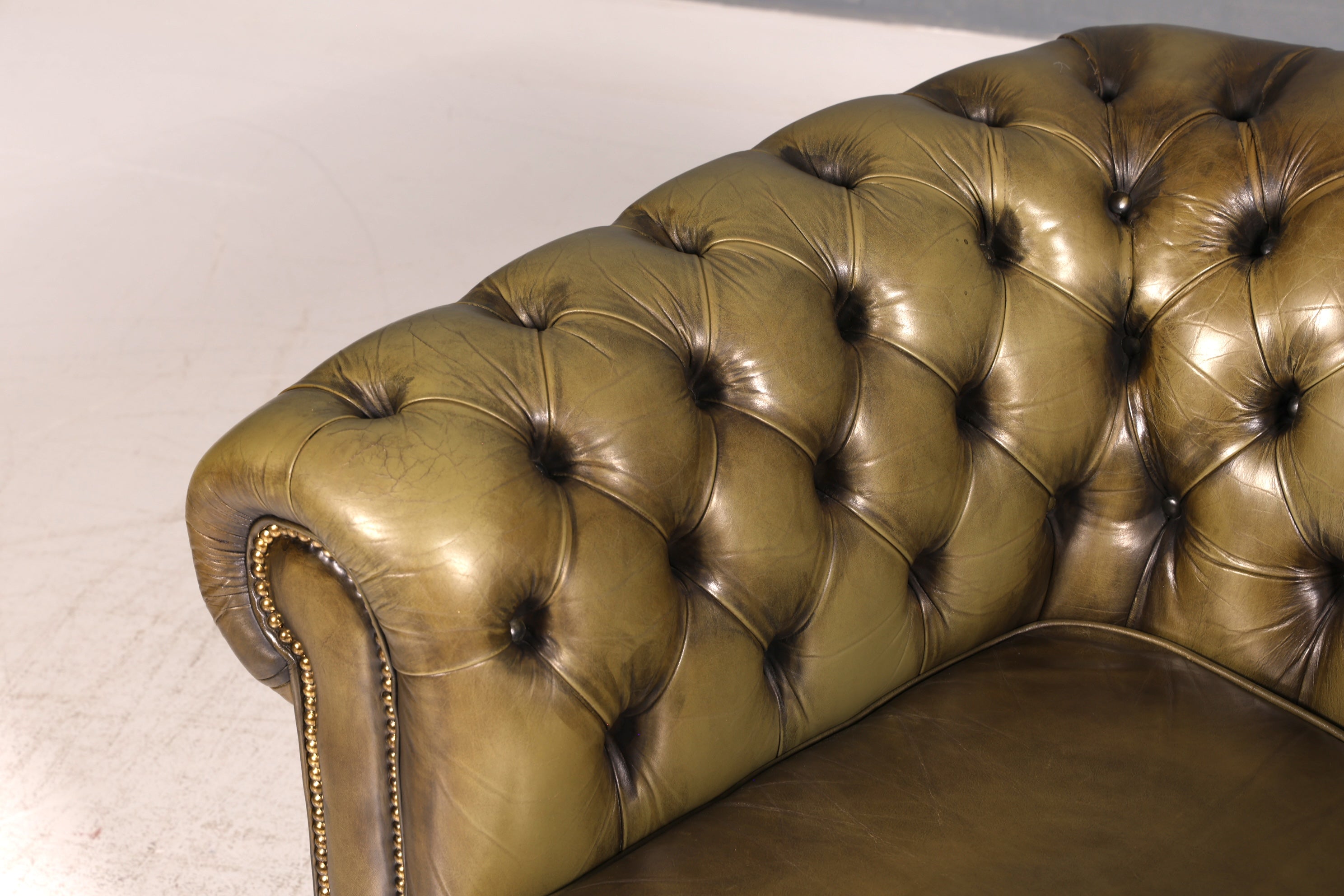 Stilvoller Original Chesterfield Sessel Grün Echt Leder Englischer Armlehnsessel Herrensessel Clubsessel UK Vintage