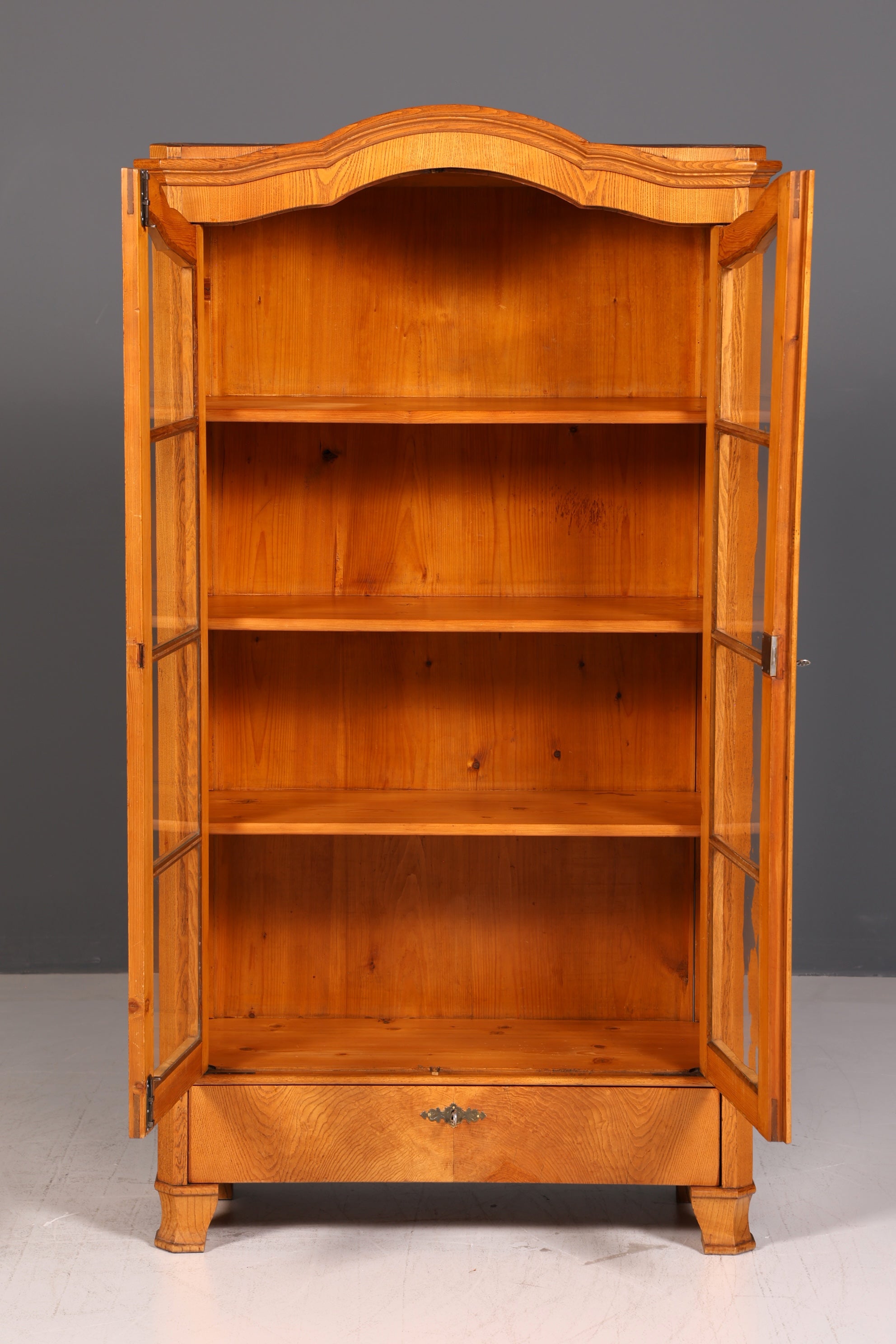 Wunderschöne Antik Vitrine Eiche Geschirrschrank Biedermeier Weichholz Glasvitrine Bücherregal Landhaus Regal