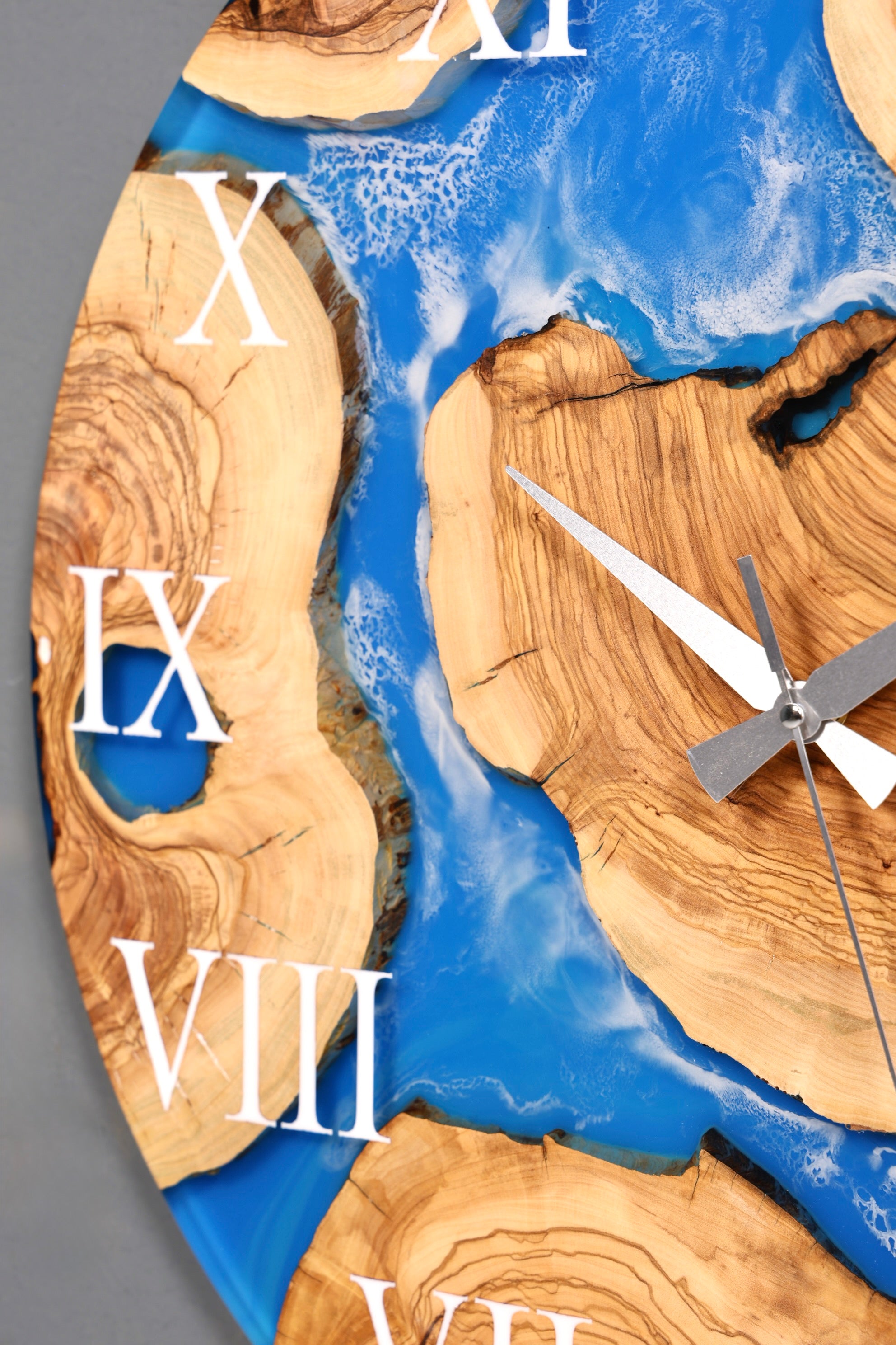 Wunderschöne Handgefertigte Epoxidharz Wanduhr Olivenbaum Blue Sea Uhr Epoxy Analog Uhr