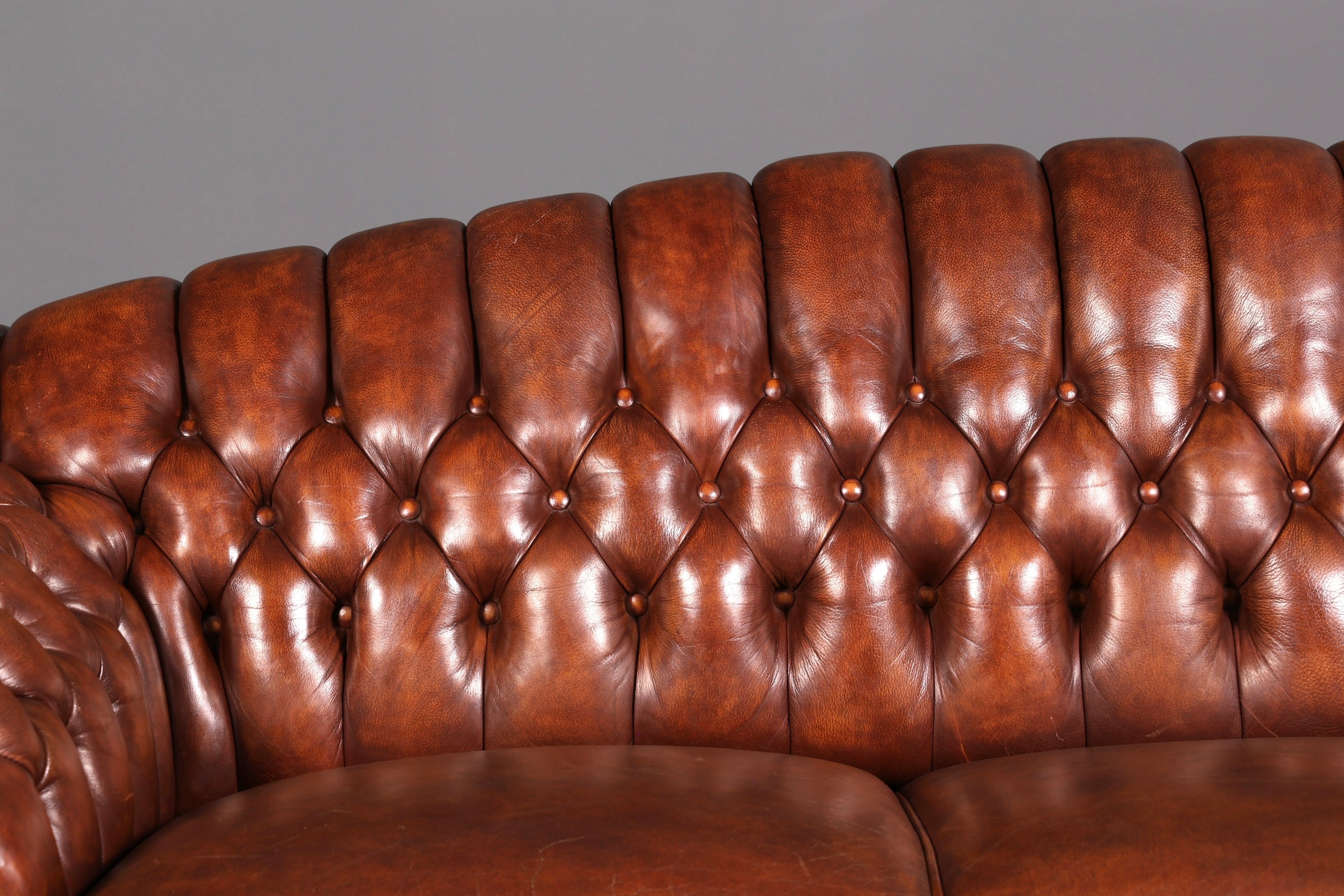 G447 Finish Wunderschönes Original Chesterfield Sofa 3- Sitzer echt Leder Oxblood Couch Englisch (Kopie)