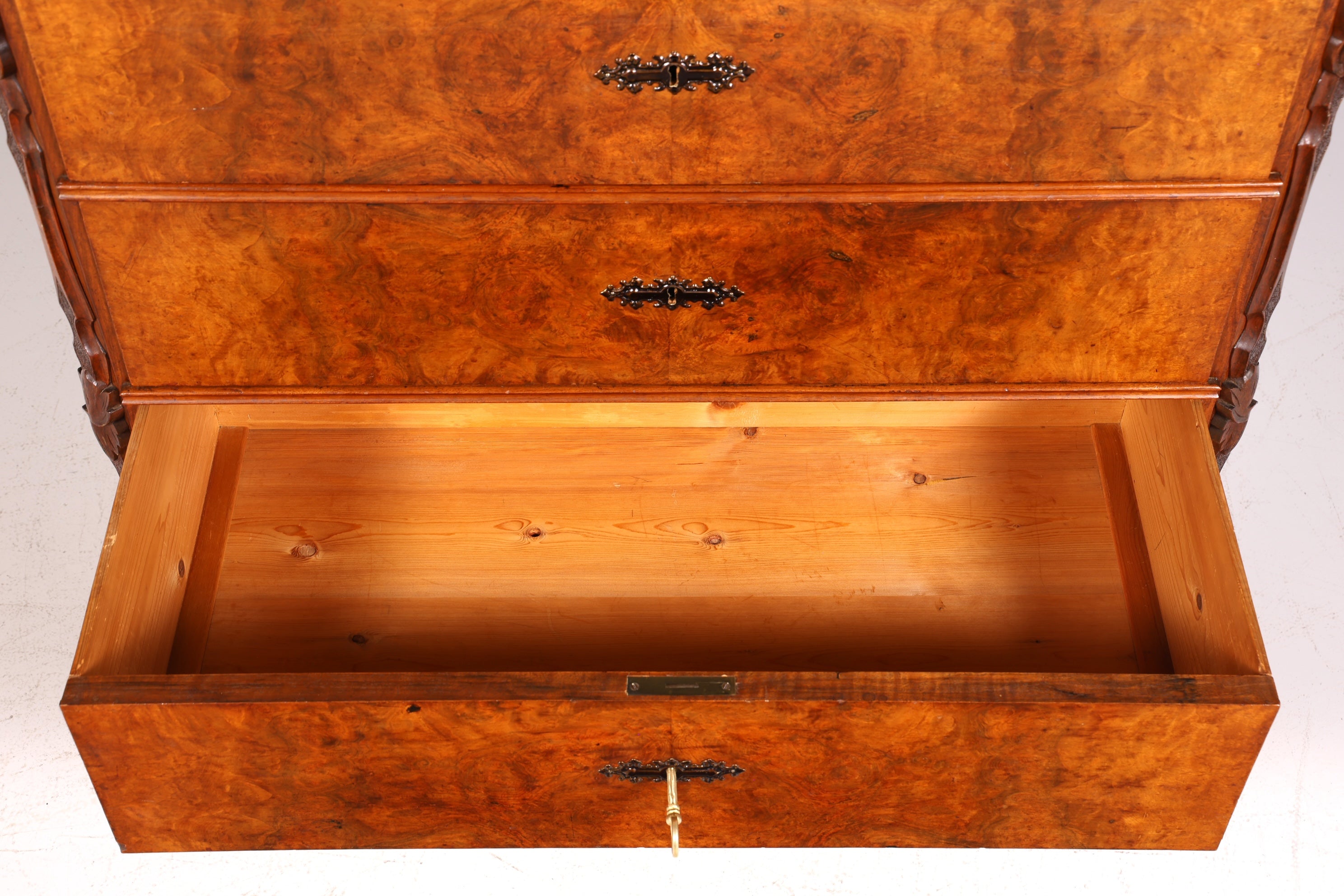 Edle Louis Philippe Kommode Nussbaum Gründerzeit Schubladenkommode um 1890