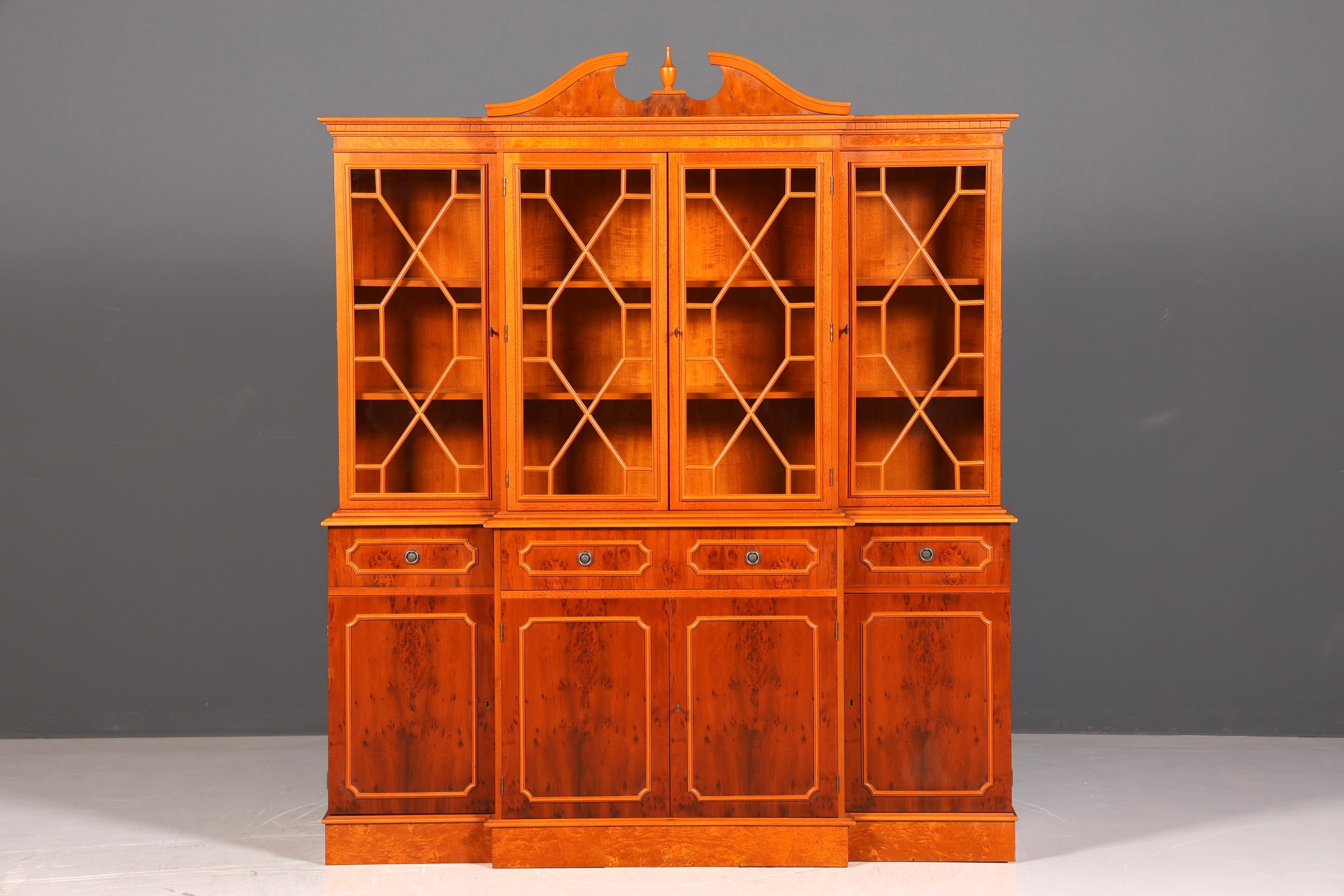 Wunderschöne Englische Vitrine Bücherschrank Buffet 60s Glasvitrine Bibliothek Regal Schrank Vintage