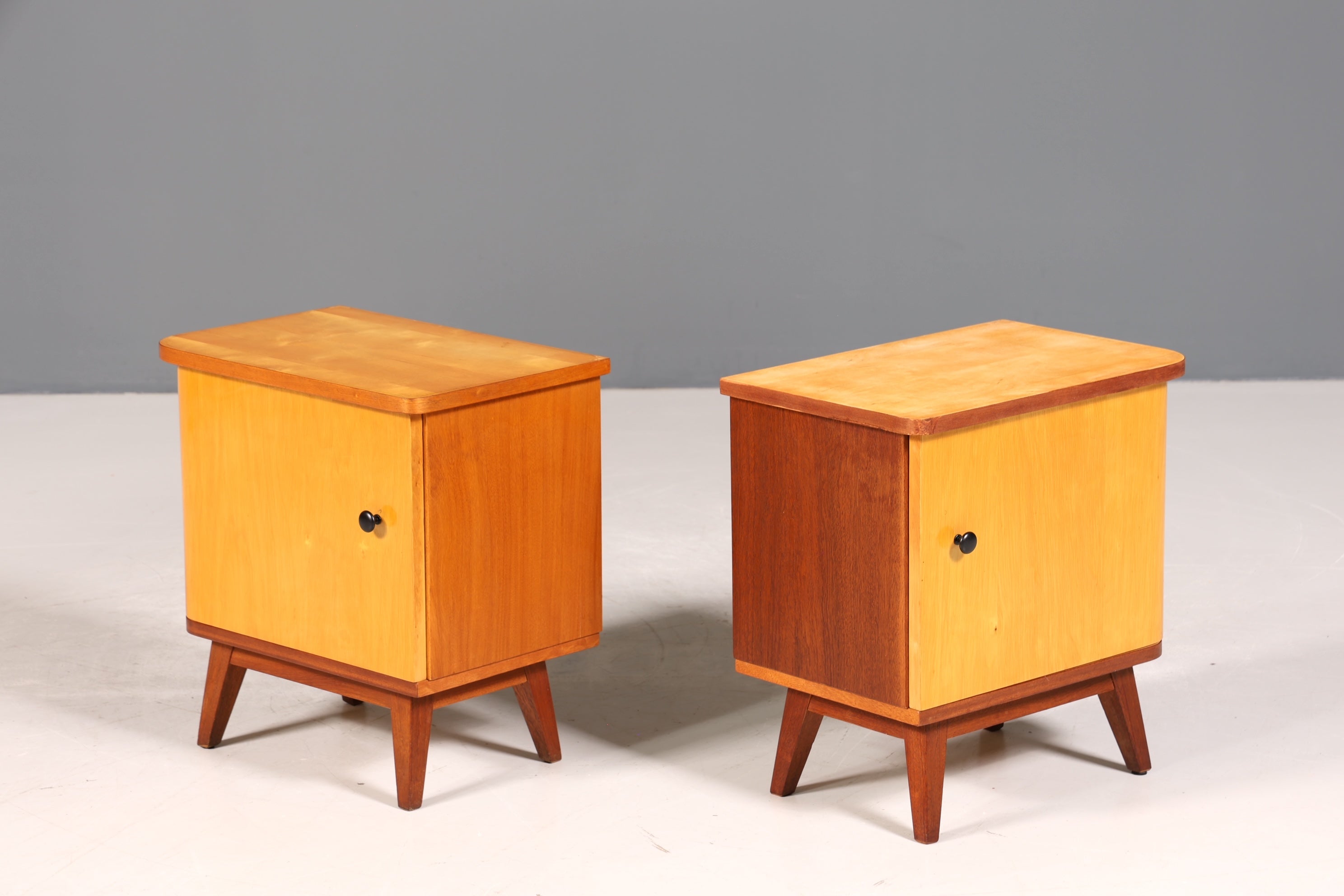 Wunderschöner Mid Century Nachttisch Kommode Vintage 60s Schrank Nachtschrank 1 von 2